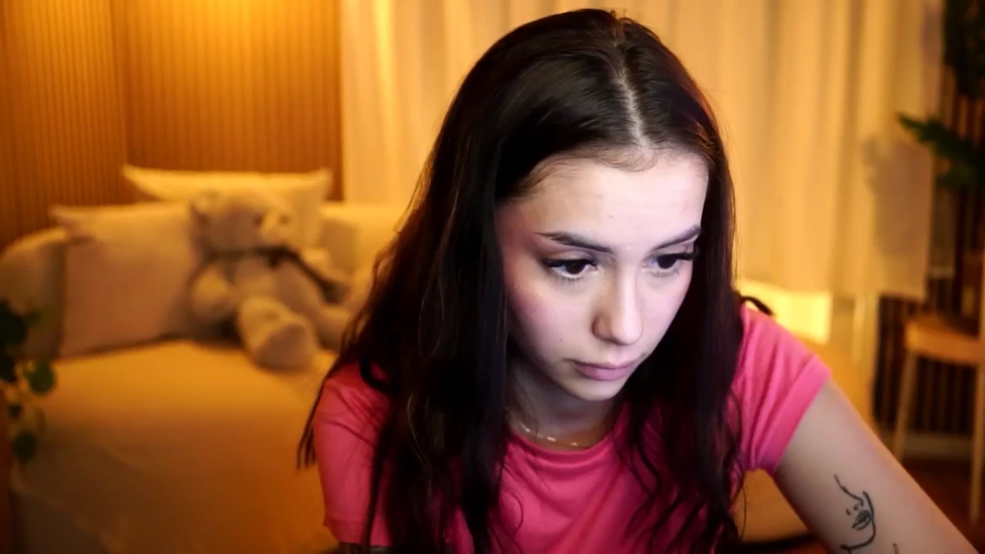 Gallery image thumbnail from Naomii18's myfreecams stream on, 11/12/2024, 17:26 image 16 of 20