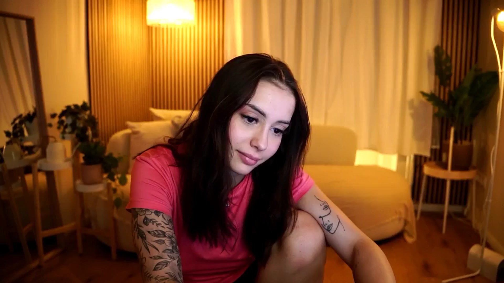 Gallery image thumbnail from Naomii18's myfreecams stream on, 11/12/2024, 17:26 image 1 of 20