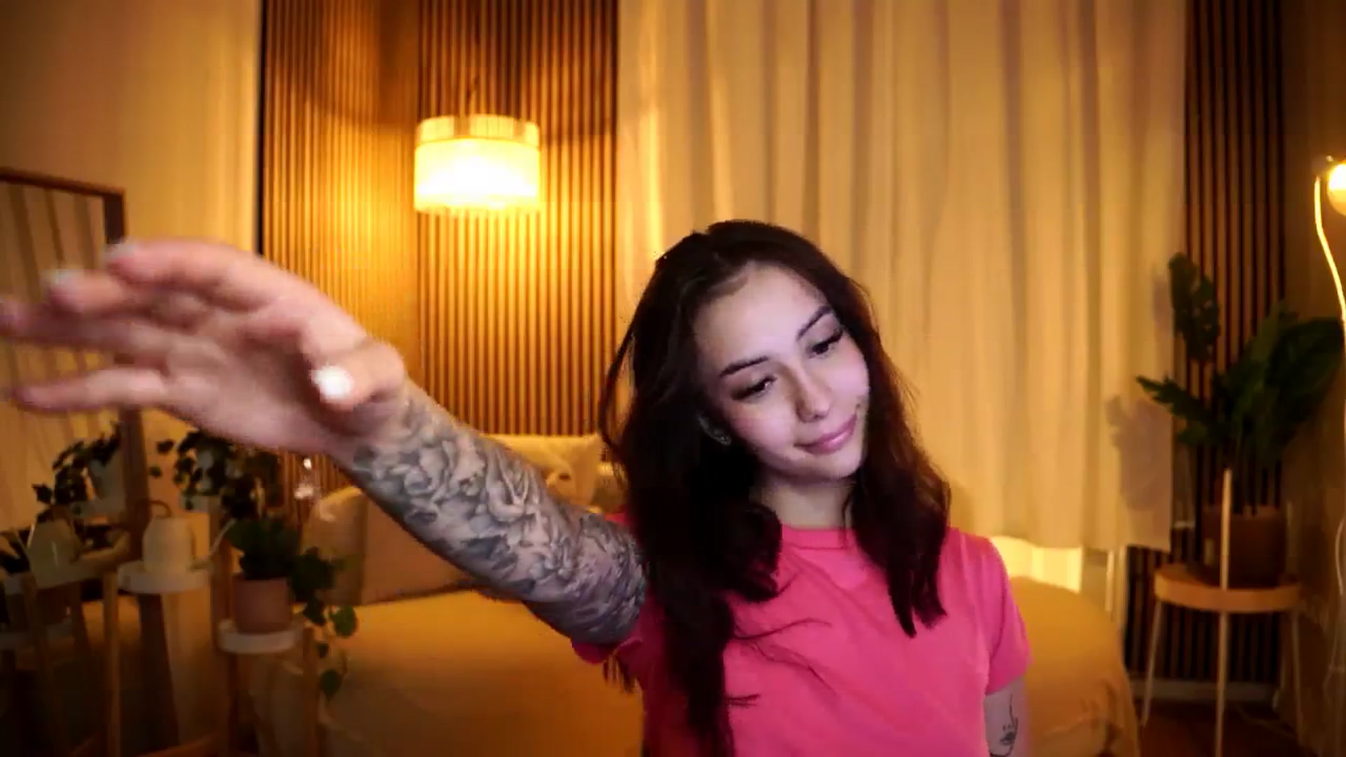 Gallery image thumbnail from Naomii18's myfreecams stream on, 11/12/2024, 18:36 image 13 of 20