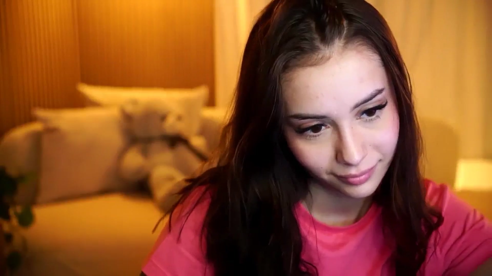 Gallery image thumbnail from Naomii18's myfreecams stream on, 11/12/2024, 18:36 image 5 of 20
