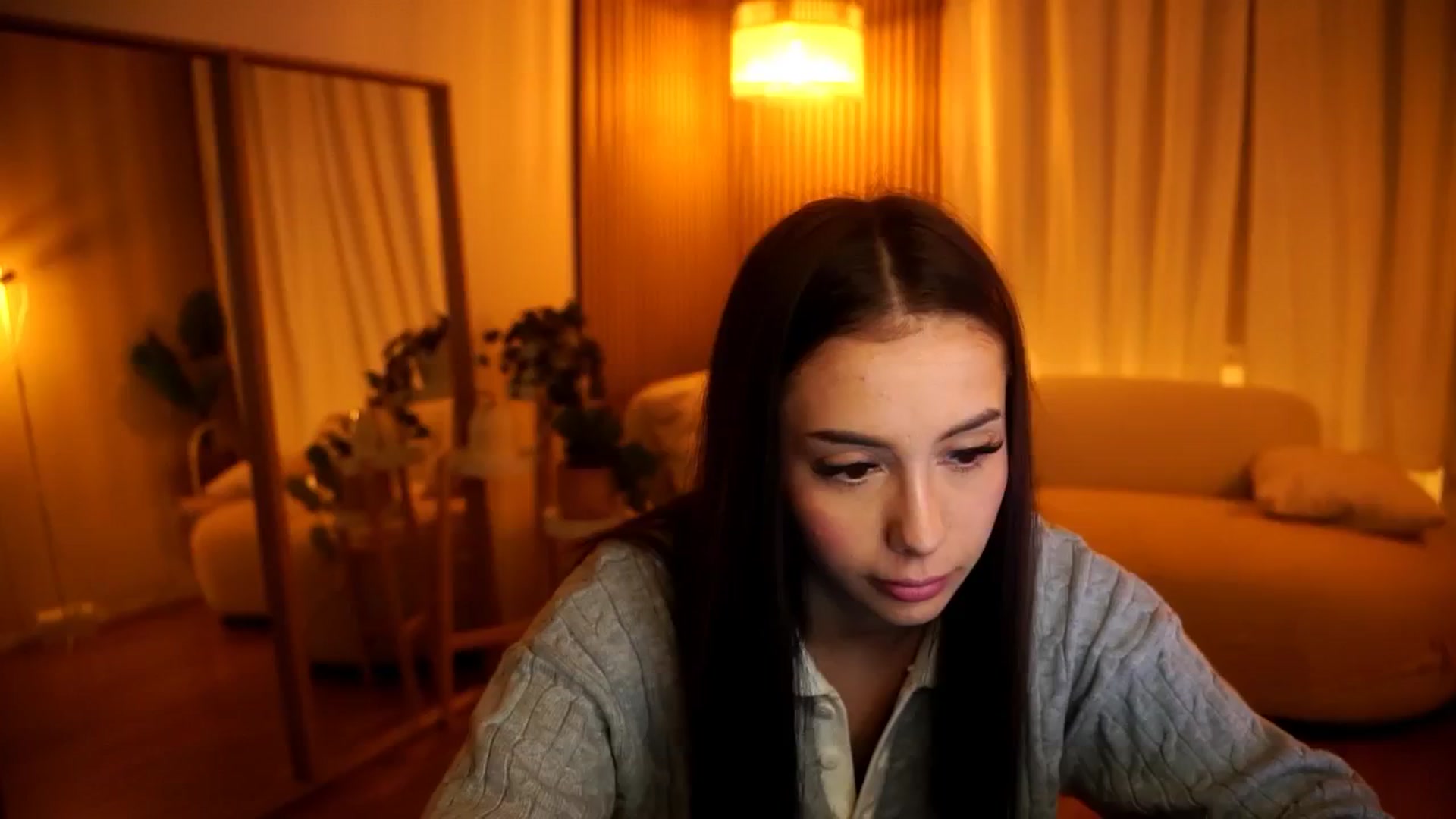 Gallery image thumbnail from Naomii18's myfreecams stream on, 11/15/2024, 19:26 image 19 of 20