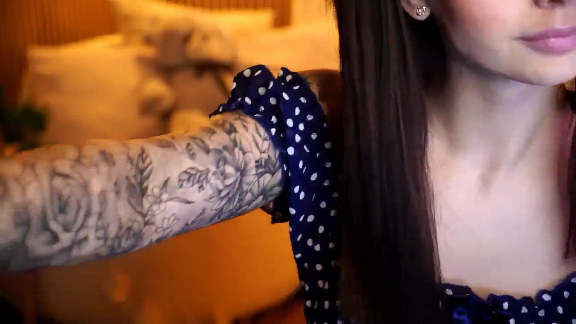 Gallery image thumbnail from Naomii18's myfreecams stream on, 11/18/2024, 14:39 image 14 of 20