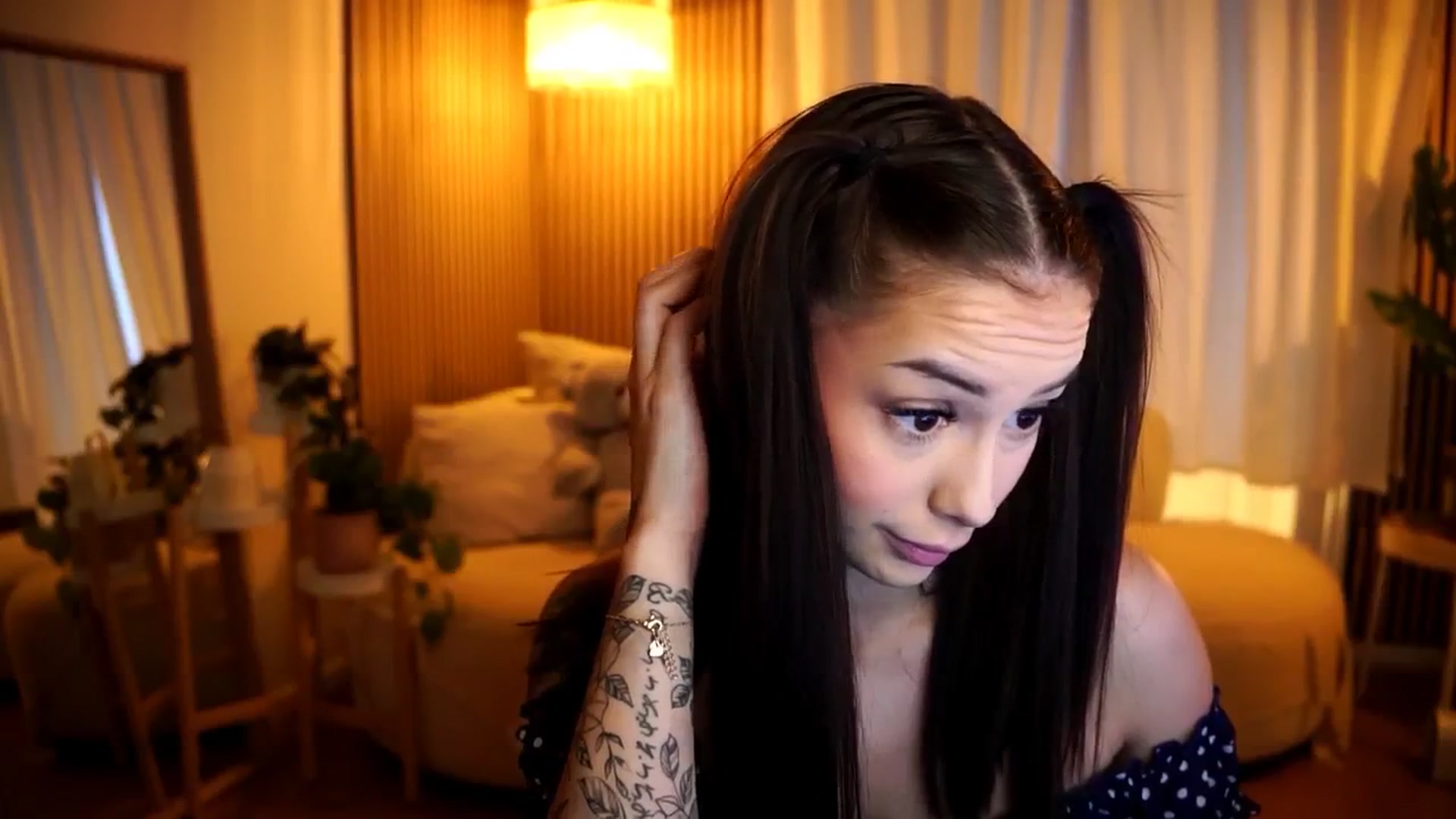Gallery image thumbnail from Naomii18's myfreecams stream on, 11/18/2024, 14:39 image 12 of 20