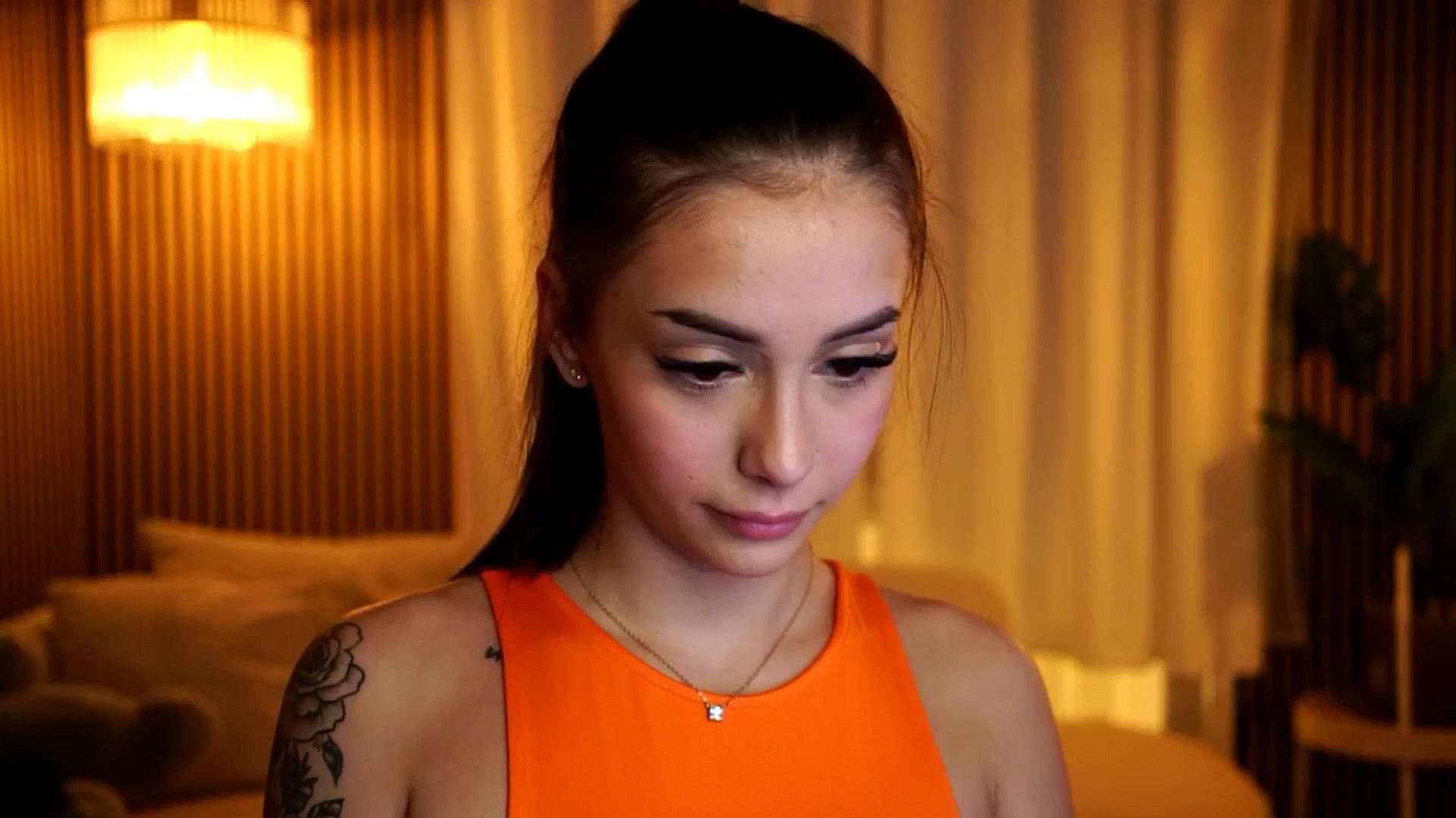 Gallery image thumbnail from Naomii18's myfreecams stream on, 11/25/2024, 18:05 image 20 of 20