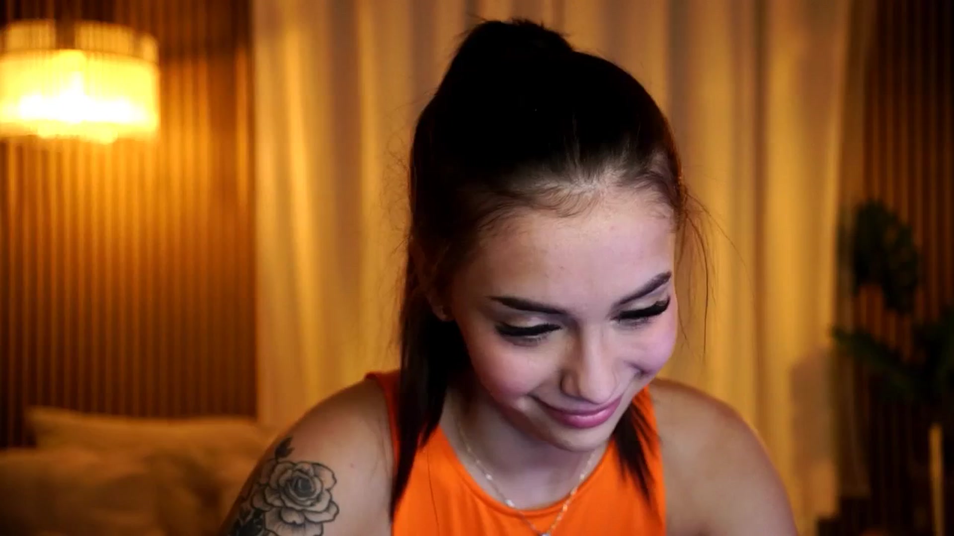 Gallery image thumbnail from Naomii18's myfreecams stream on, 11/25/2024, 20:34 image 16 of 20