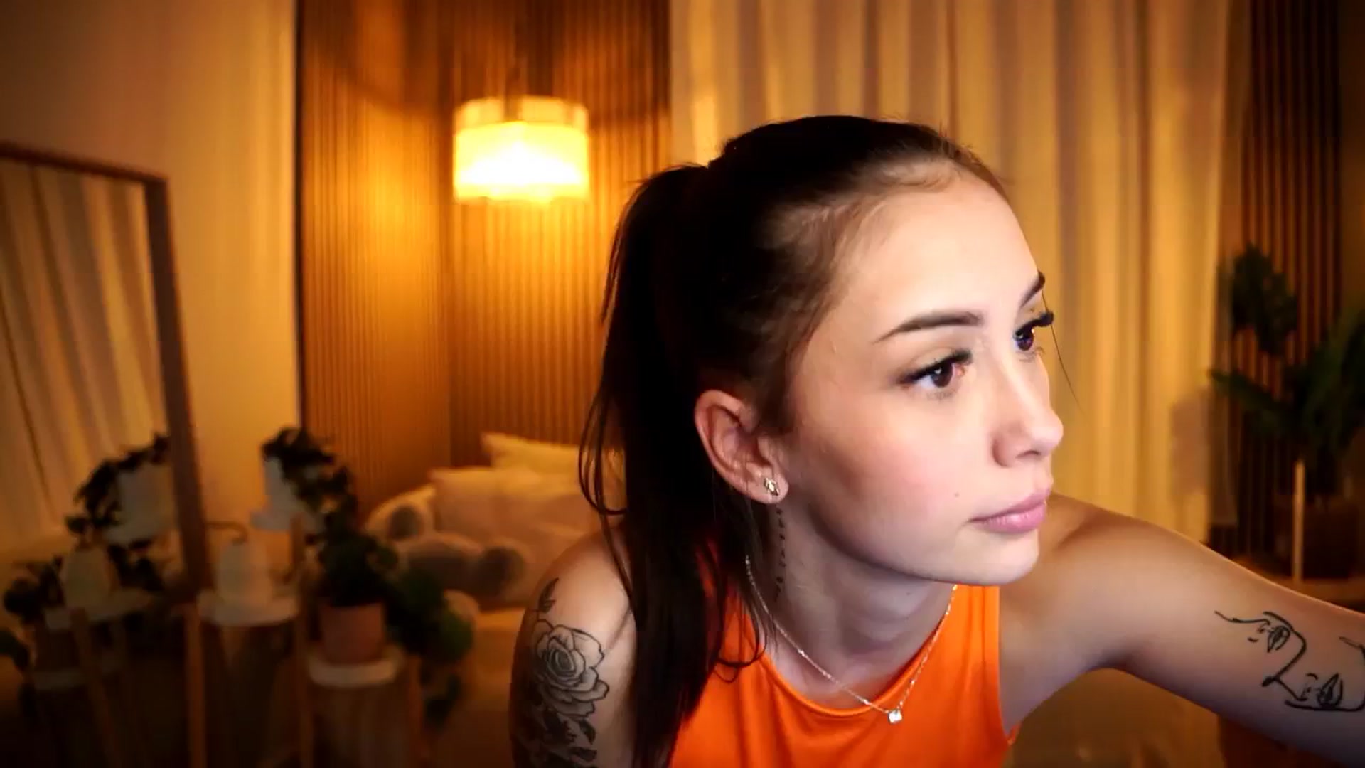 Gallery image thumbnail from Naomii18's myfreecams stream on, 11/25/2024, 20:34 image 9 of 20