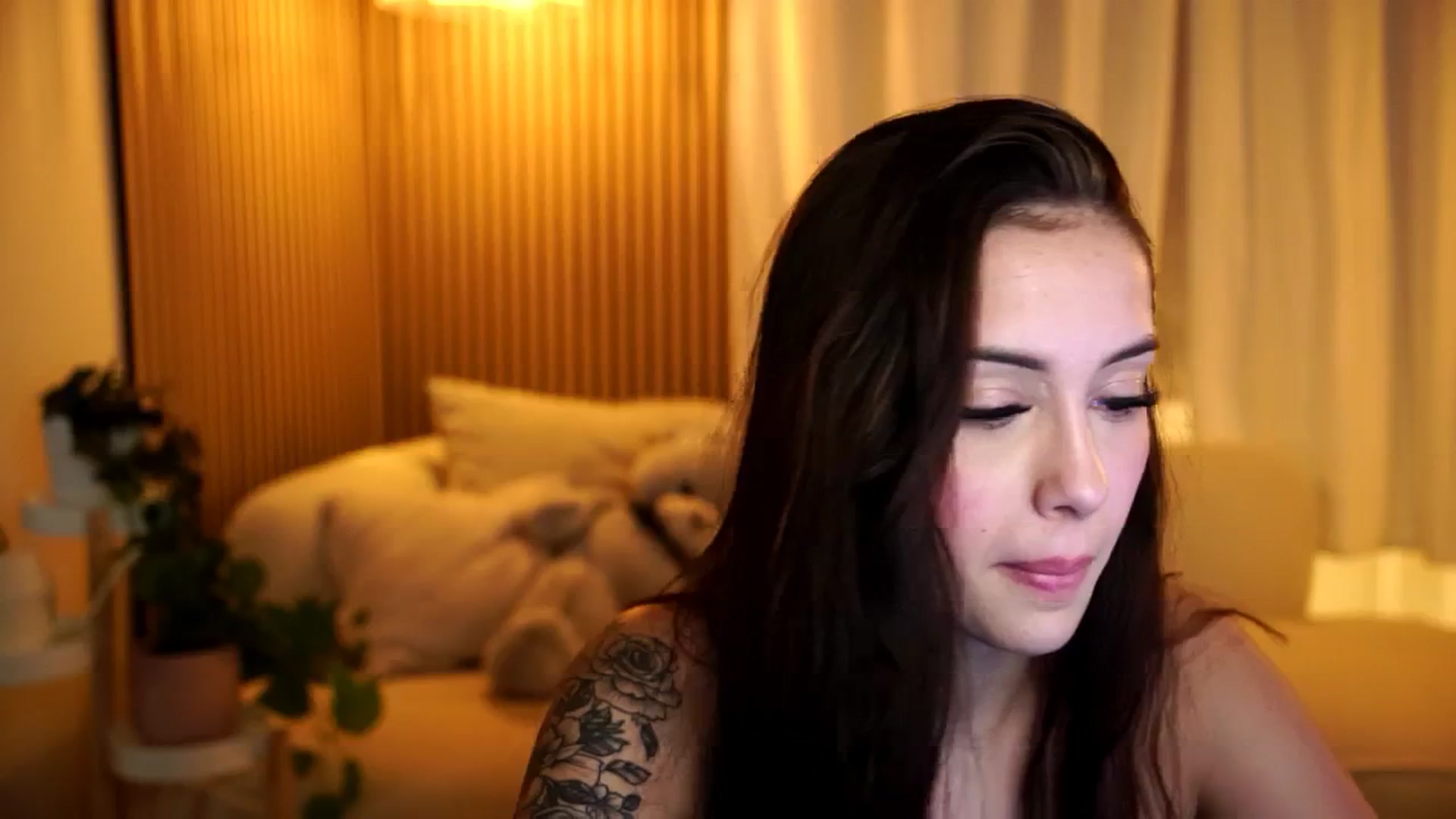 Gallery image thumbnail from Naomii18's myfreecams stream on, 11/27/2024, 21:03 image 20 of 20