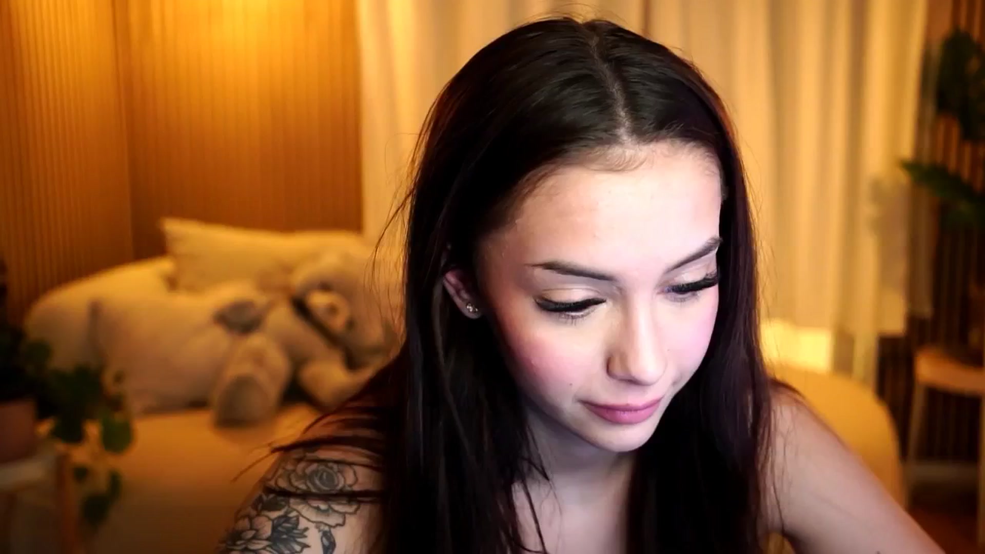 Gallery image thumbnail from Naomii18's myfreecams stream on, 11/27/2024, 21:03 image 9 of 20