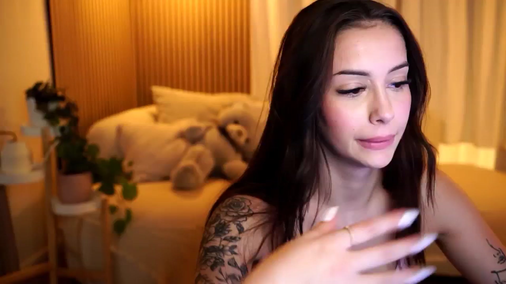 Gallery image thumbnail from Naomii18's myfreecams stream on, 11/27/2024, 21:03 image 15 of 20