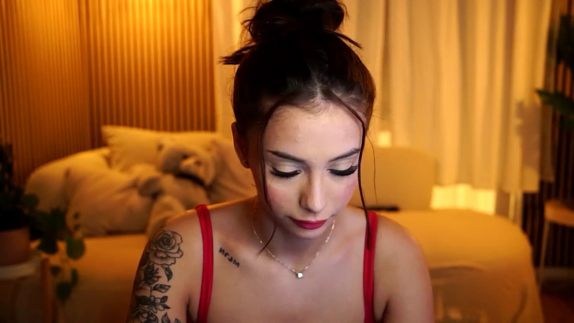 Gallery image thumbnail from Naomii18's myfreecams stream on, 11/28/2024, 21:19 image 15 of 20