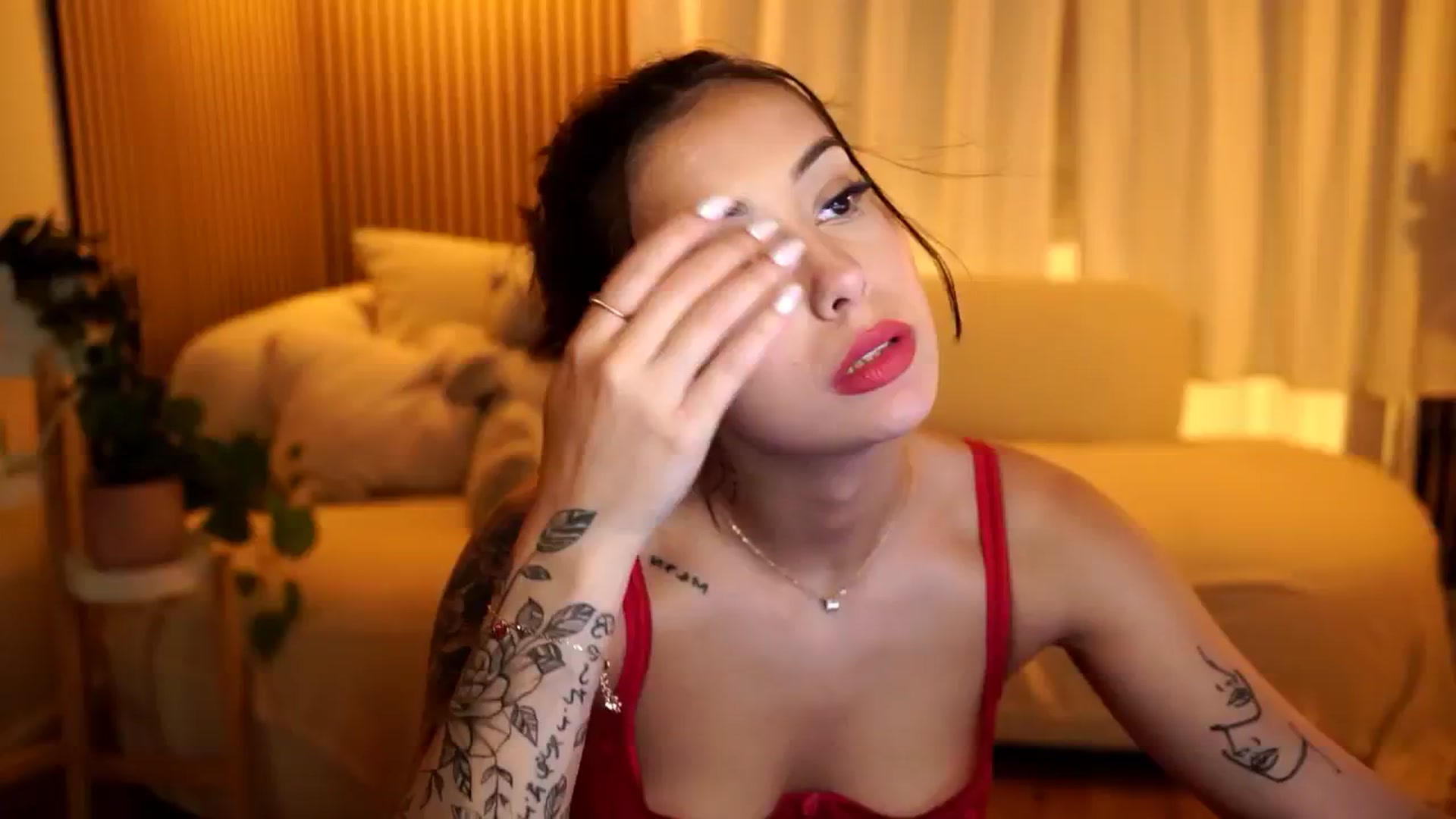 Gallery image thumbnail from Naomii18's myfreecams stream on, 11/29/2024, 01:19 image 6 of 20