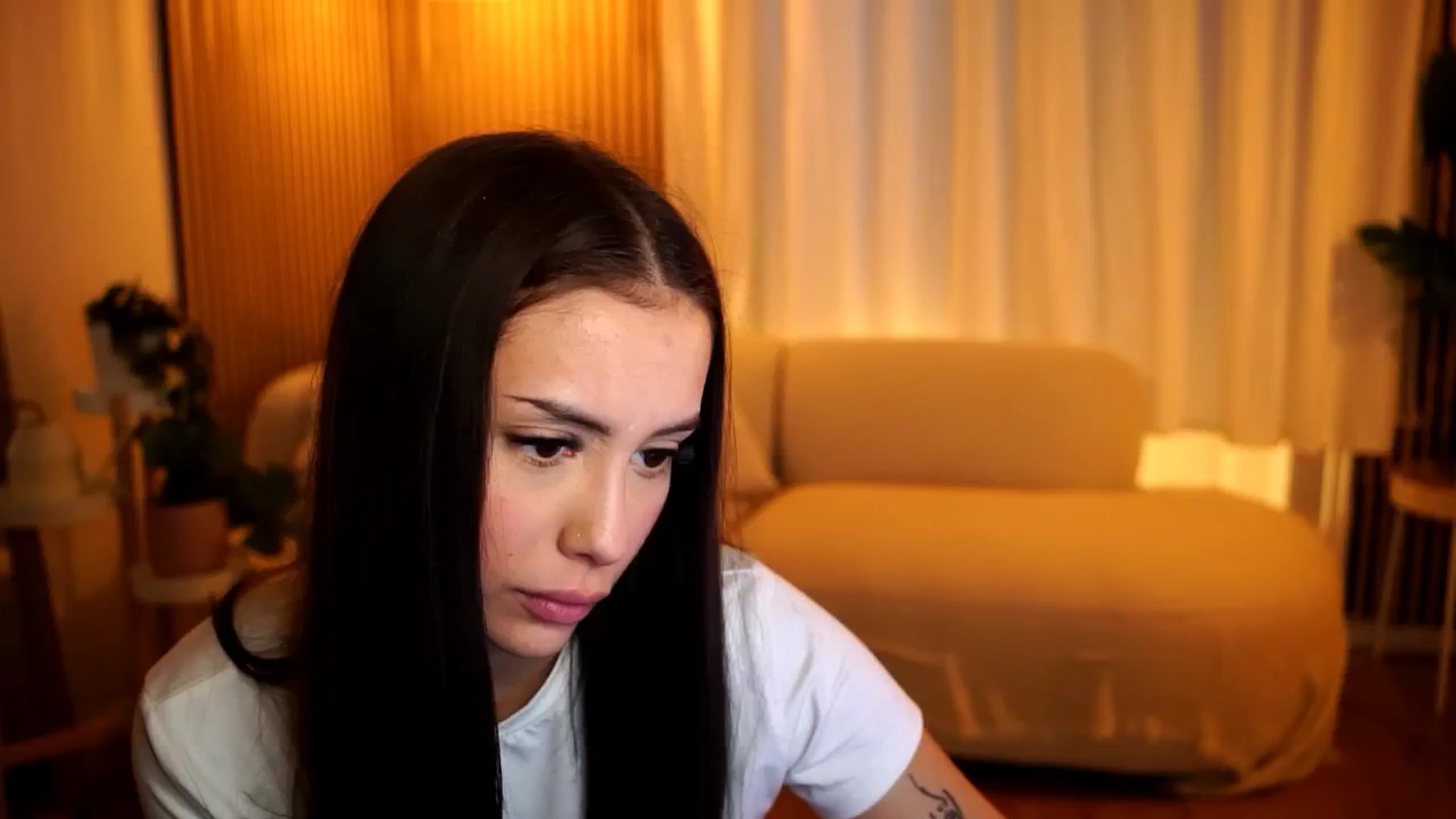 Gallery image thumbnail from Naomii18's myfreecams stream on, 11/30/2024, 08:45 image 16 of 20