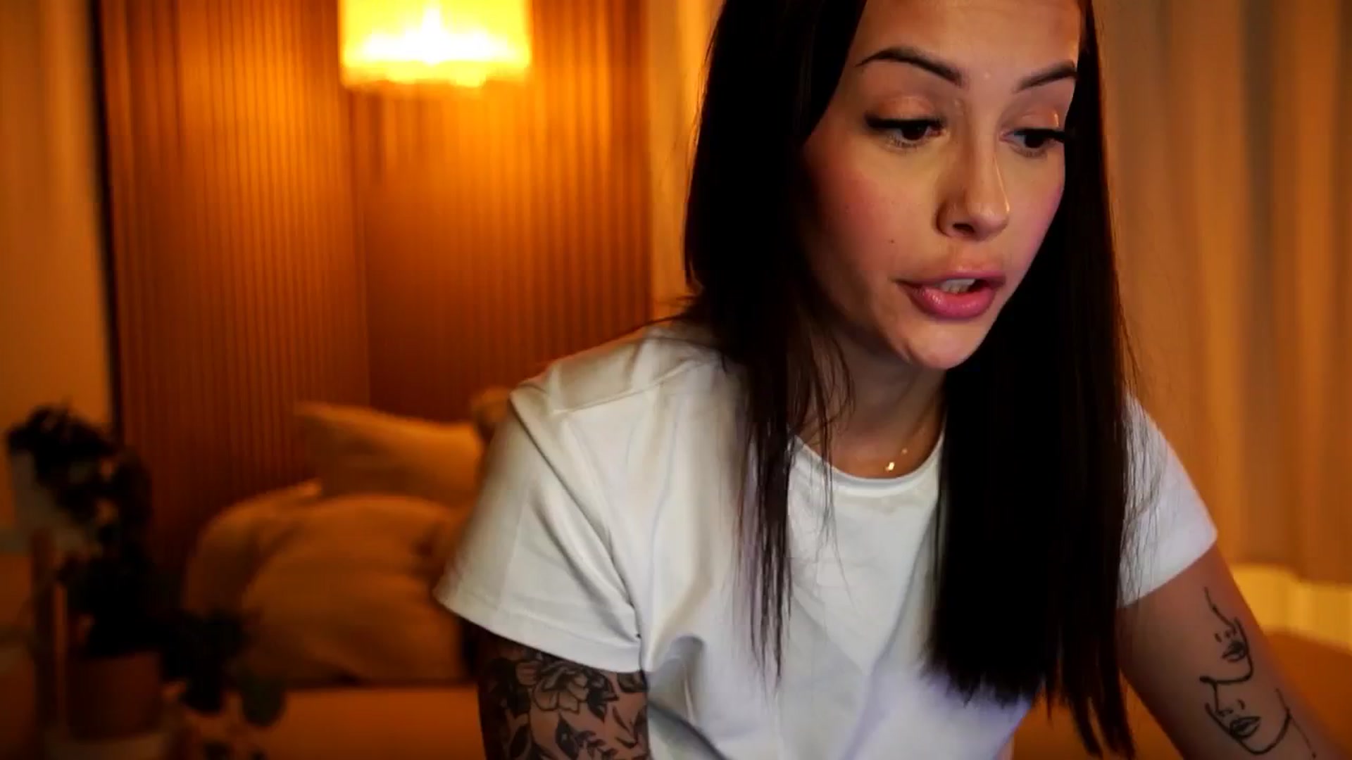 Gallery image thumbnail from Naomii18's myfreecams stream on, 11/30/2024, 09:30 image 13 of 20