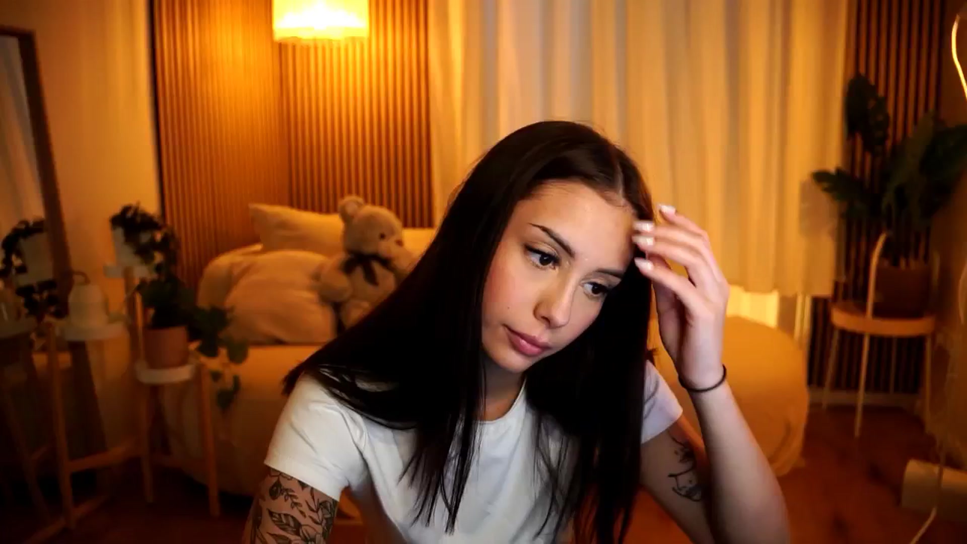 Gallery image thumbnail from Naomii18's myfreecams stream on, 11/30/2024, 09:30 image 4 of 20