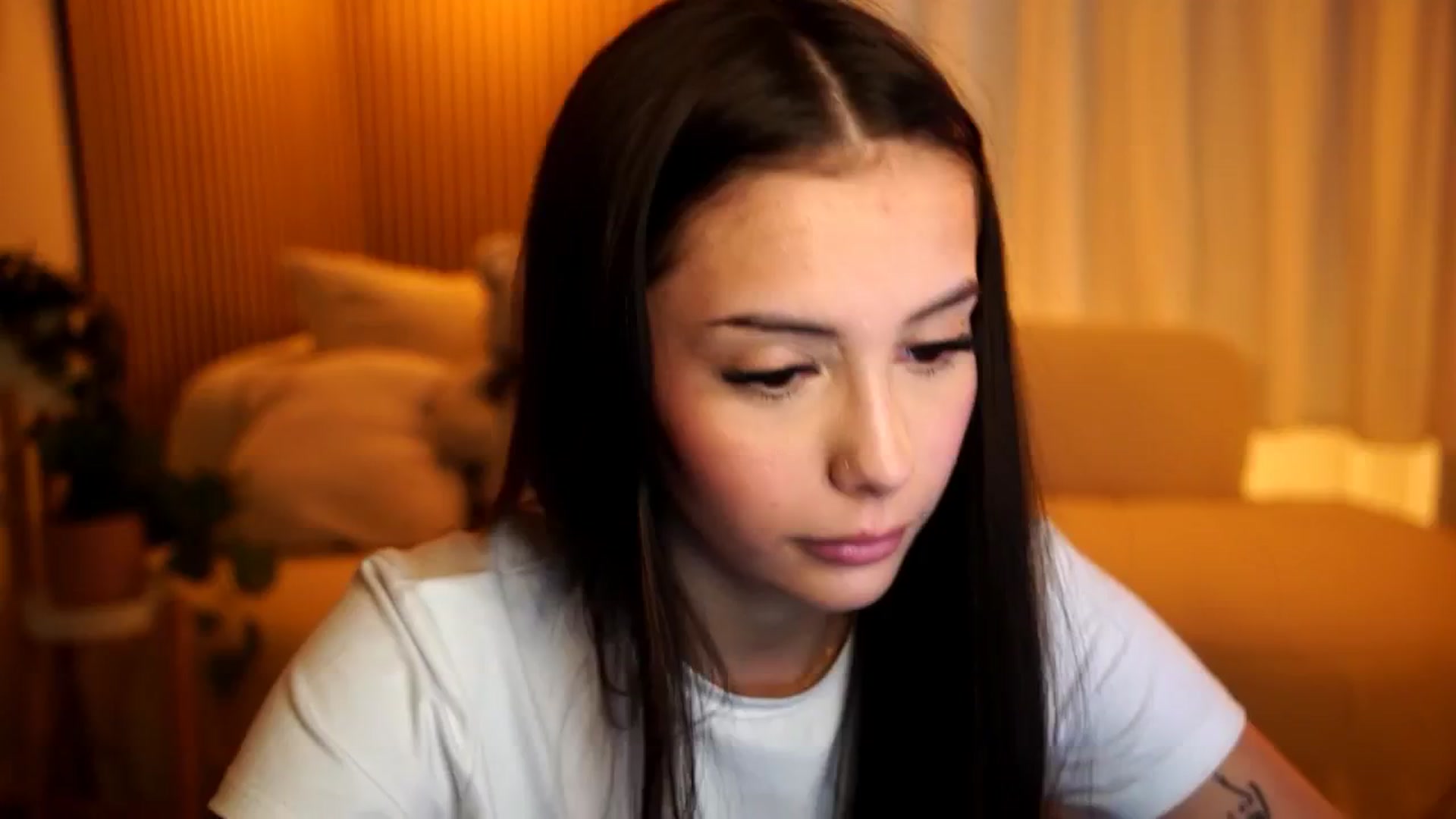 Gallery image thumbnail from Naomii18's myfreecams stream on, 11/30/2024, 09:30 image 15 of 20