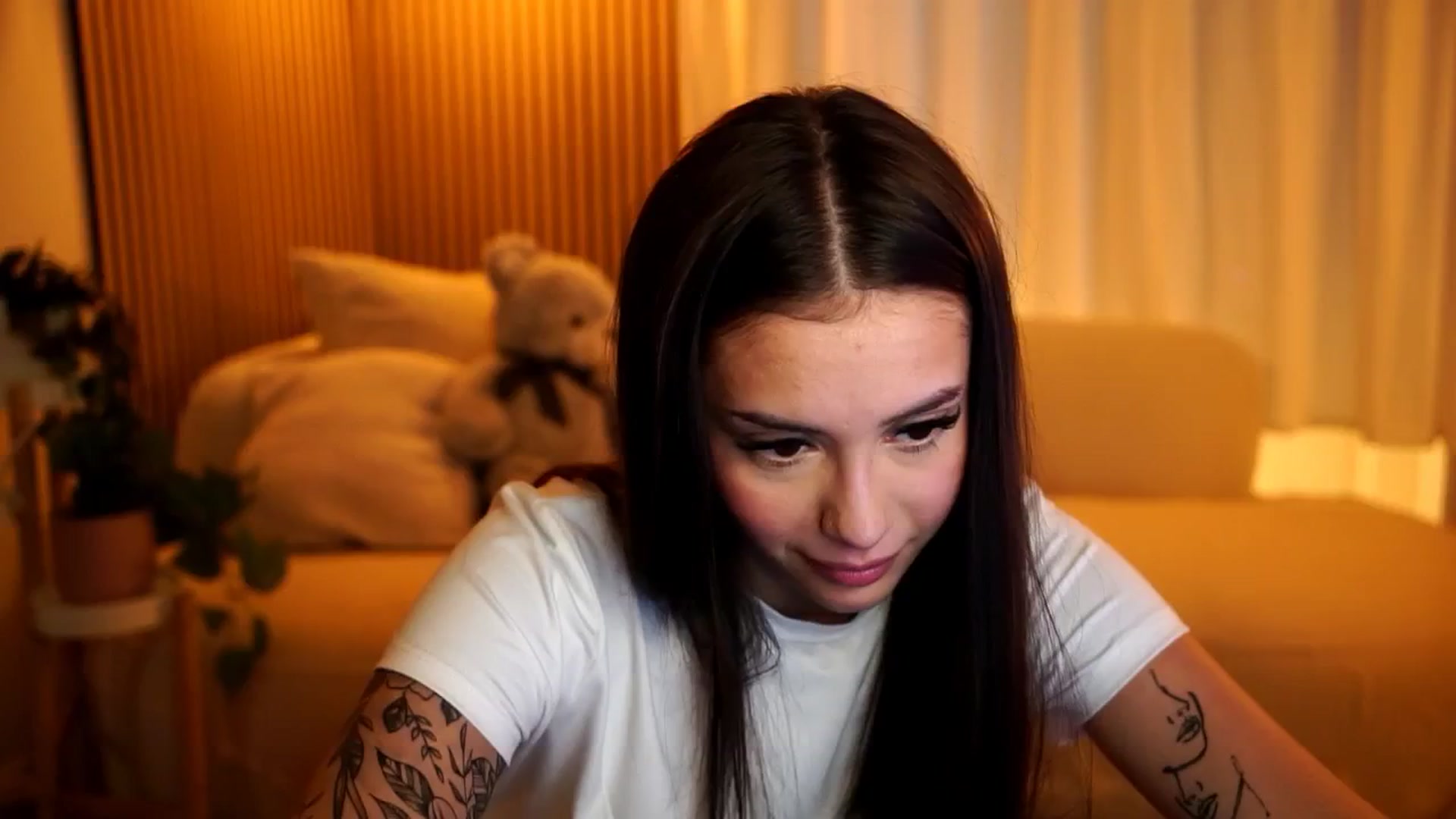 Gallery image thumbnail from Naomii18's myfreecams stream on, 11/30/2024, 09:30 image 19 of 20