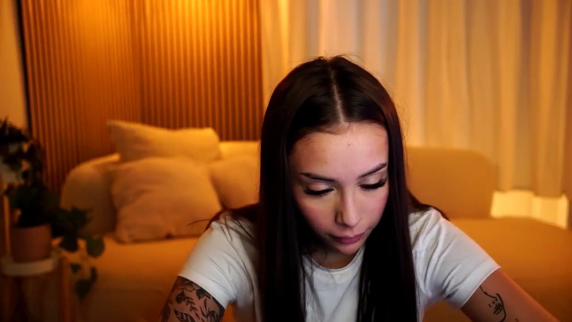 Gallery image thumbnail from Naomii18's myfreecams stream on, 11/30/2024, 11:42 image 9 of 20