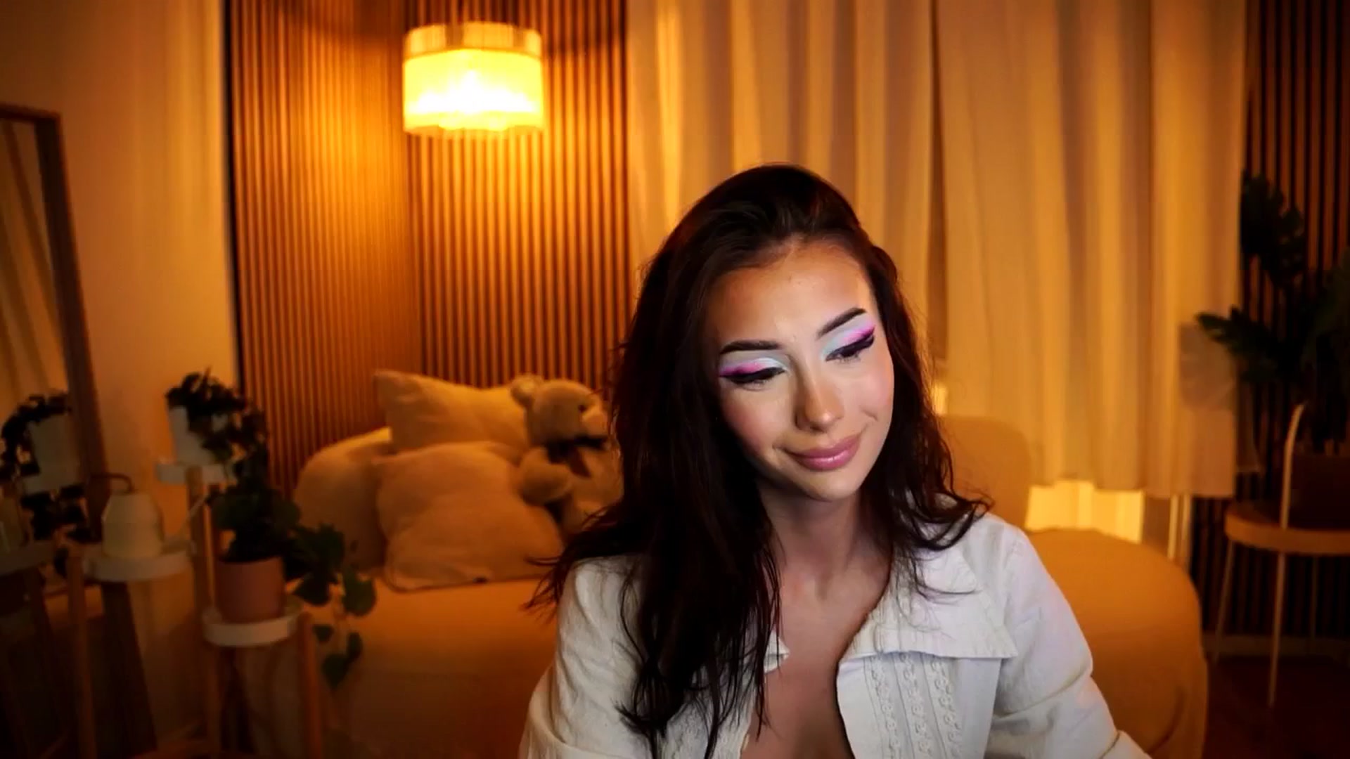 Gallery image thumbnail from Naomii18's myfreecams stream on, 12/04/2024, 16:26 image 1 of 20
