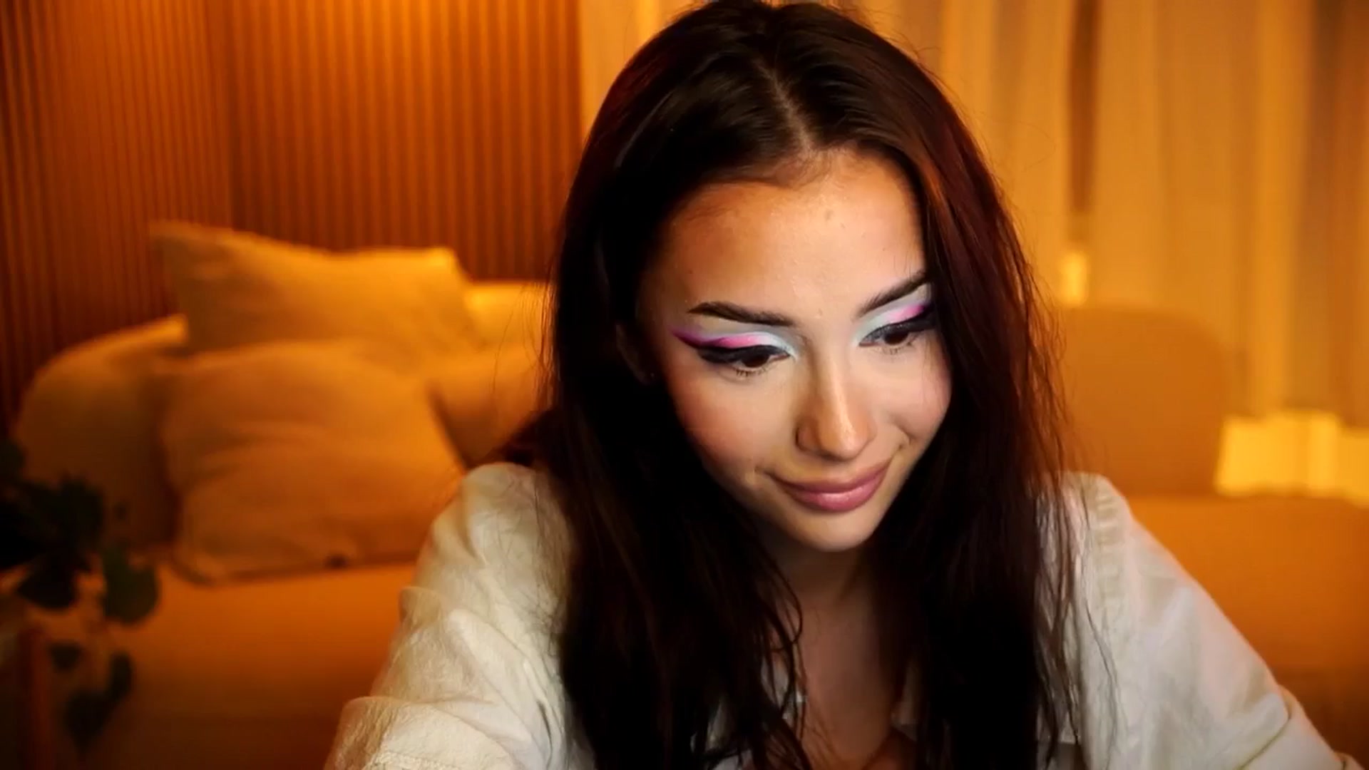 Gallery image thumbnail from Naomii18's myfreecams stream on, 12/04/2024, 16:26 image 16 of 20