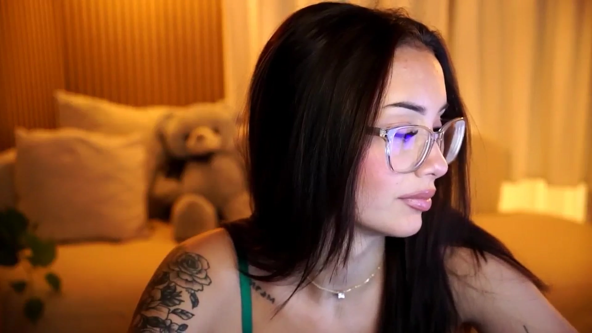 Gallery image thumbnail from Naomii18's myfreecams stream on, 12/06/2024, 15:37 image 4 of 20