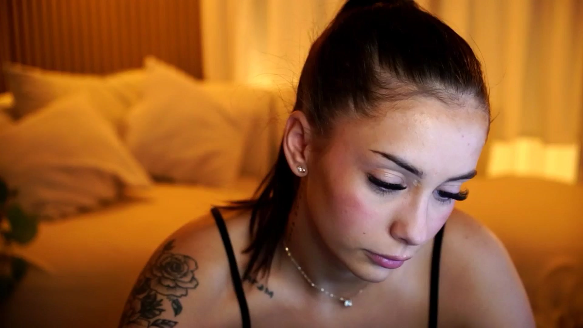 Gallery image thumbnail from Naomii18's myfreecams stream on, 12/08/2024, 17:52 image 18 of 20