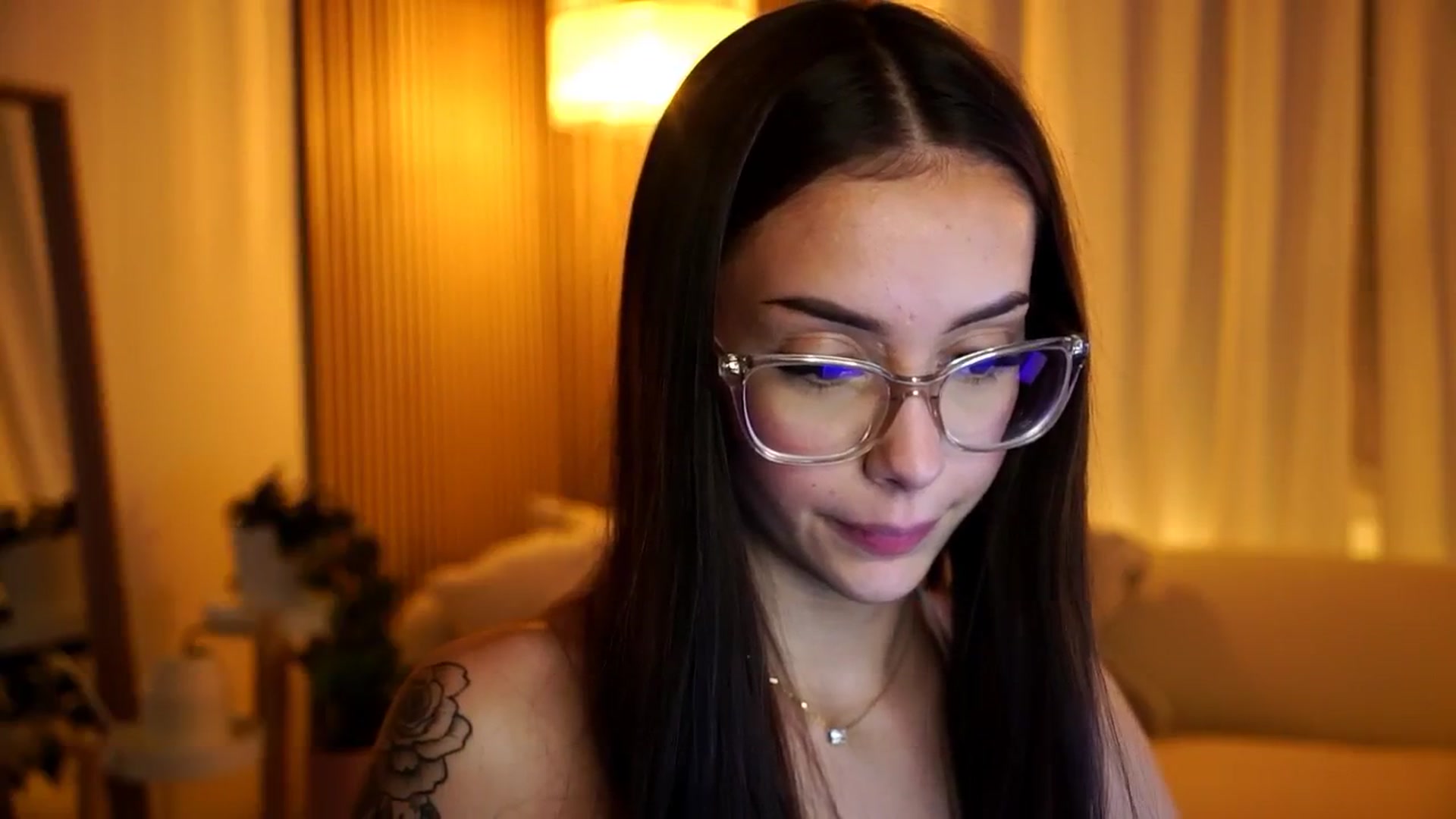 Gallery image thumbnail from Naomii18's myfreecams stream on, 12/09/2024, 16:29 image 11 of 20