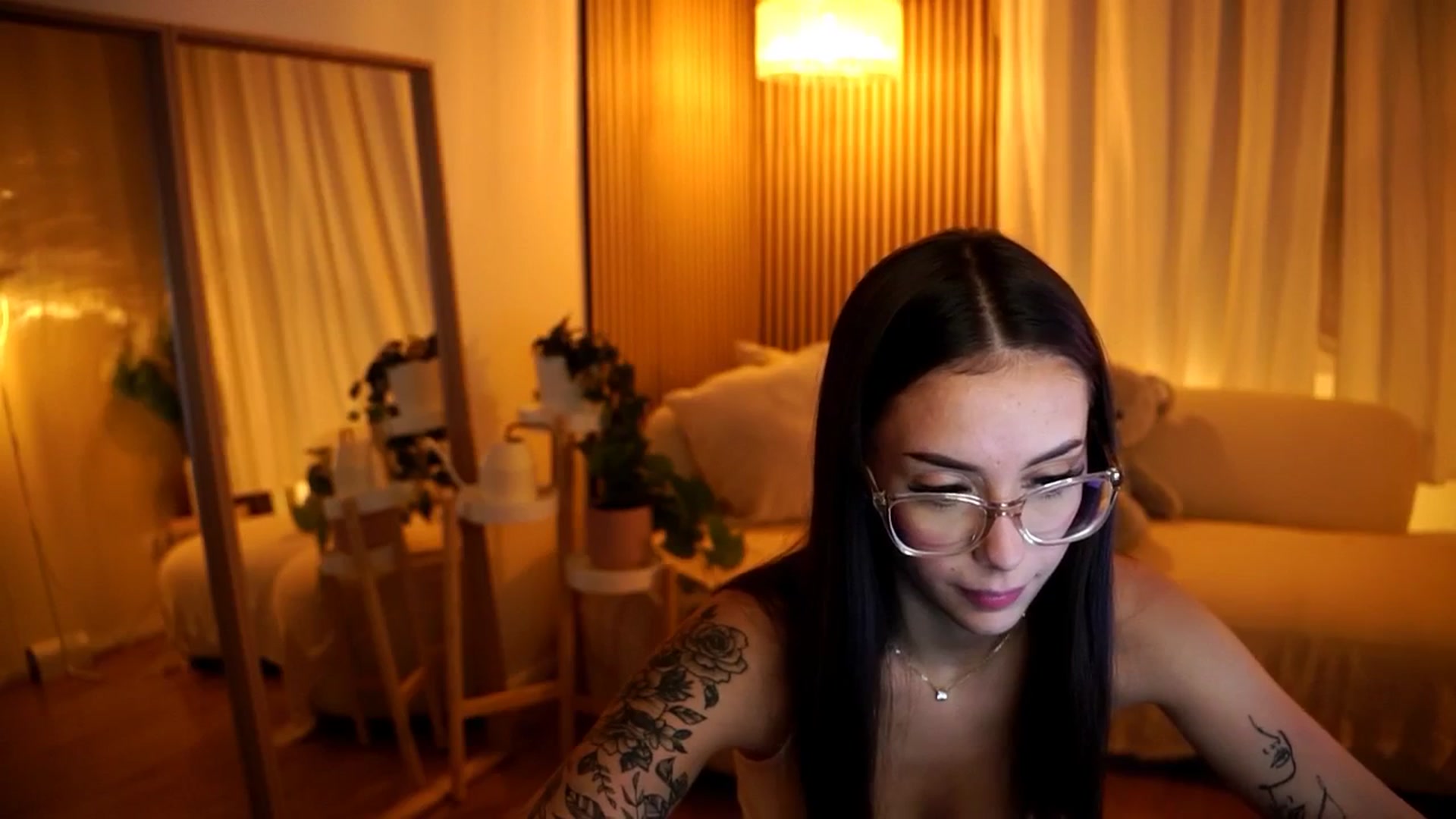 Gallery image thumbnail from Naomii18's myfreecams stream on, 12/09/2024, 16:29 image 5 of 20
