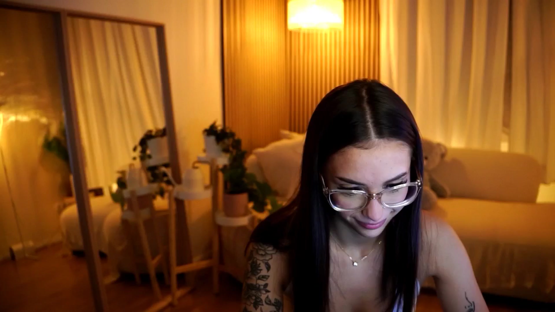 Gallery image thumbnail from Naomii18's myfreecams stream on, 12/09/2024, 16:29 image 1 of 20