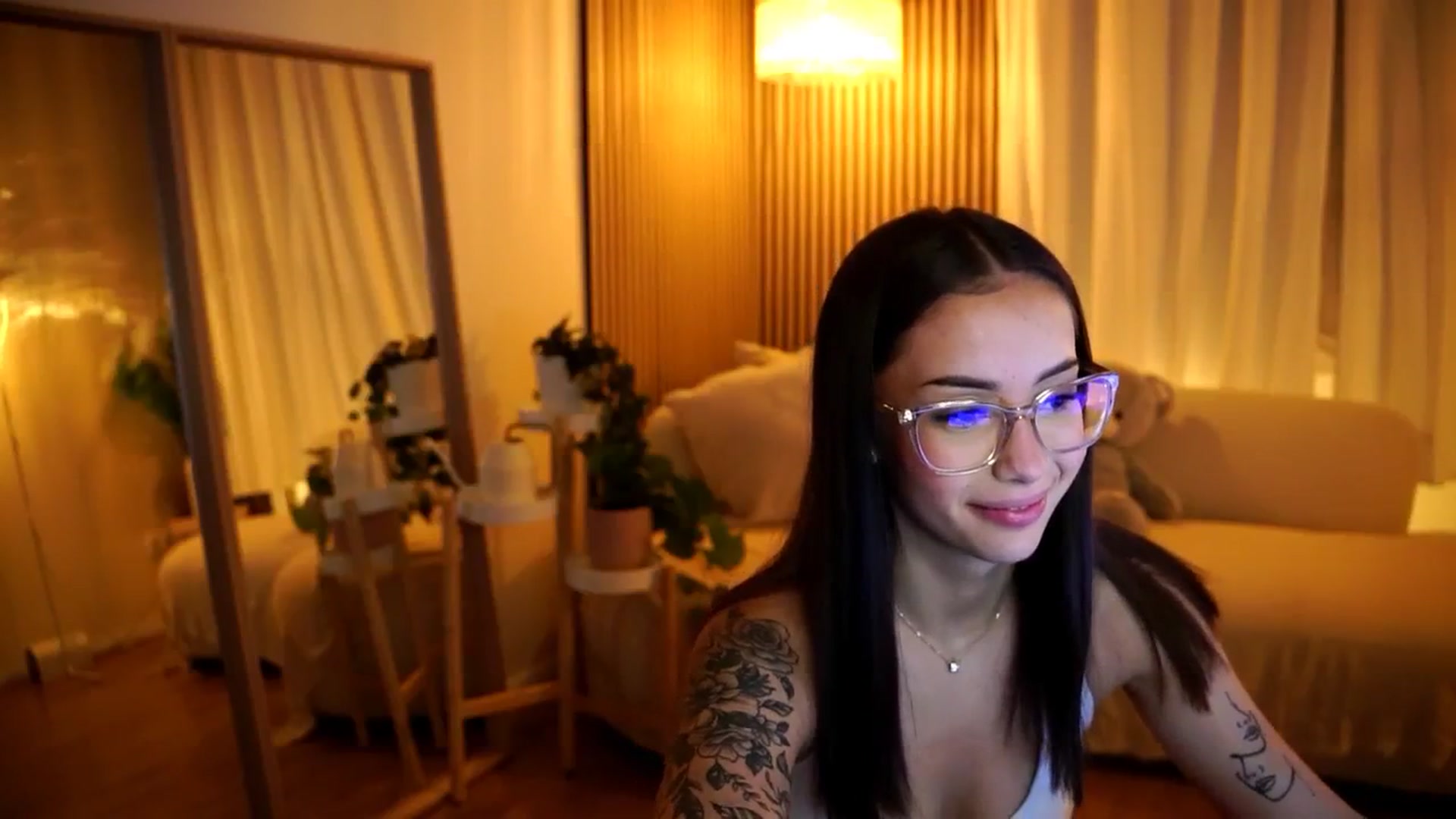 Gallery image thumbnail from Naomii18's myfreecams stream on, 12/09/2024, 16:29 image 2 of 20