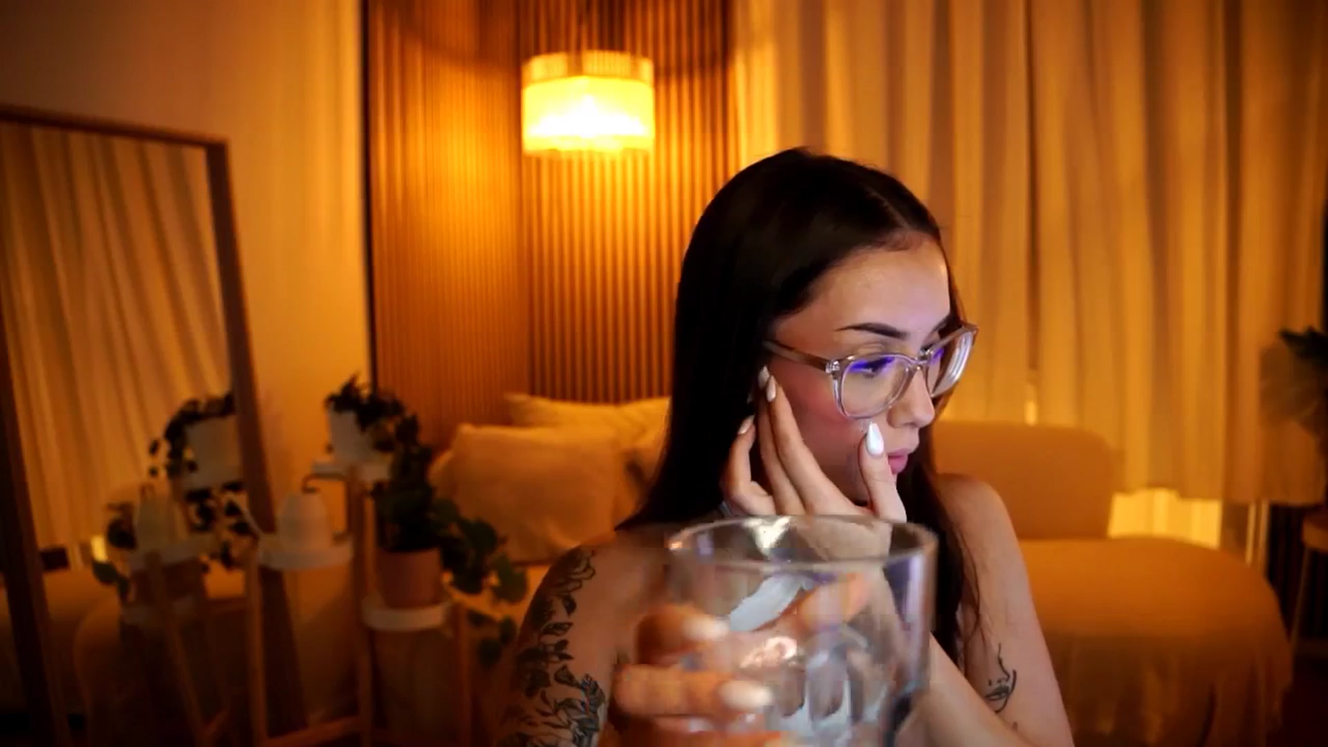 Gallery image thumbnail from Naomii18's myfreecams stream on, 12/09/2024, 18:54 image 18 of 20