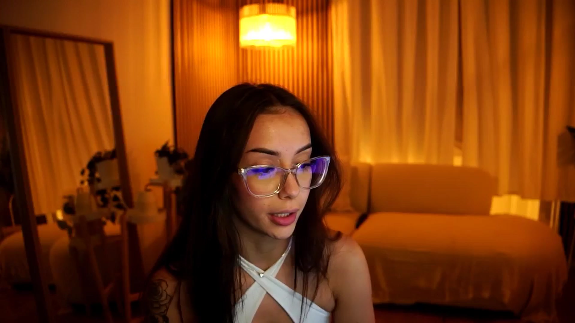 Gallery image thumbnail from Naomii18's myfreecams stream on, 12/09/2024, 21:35 image 3 of 20