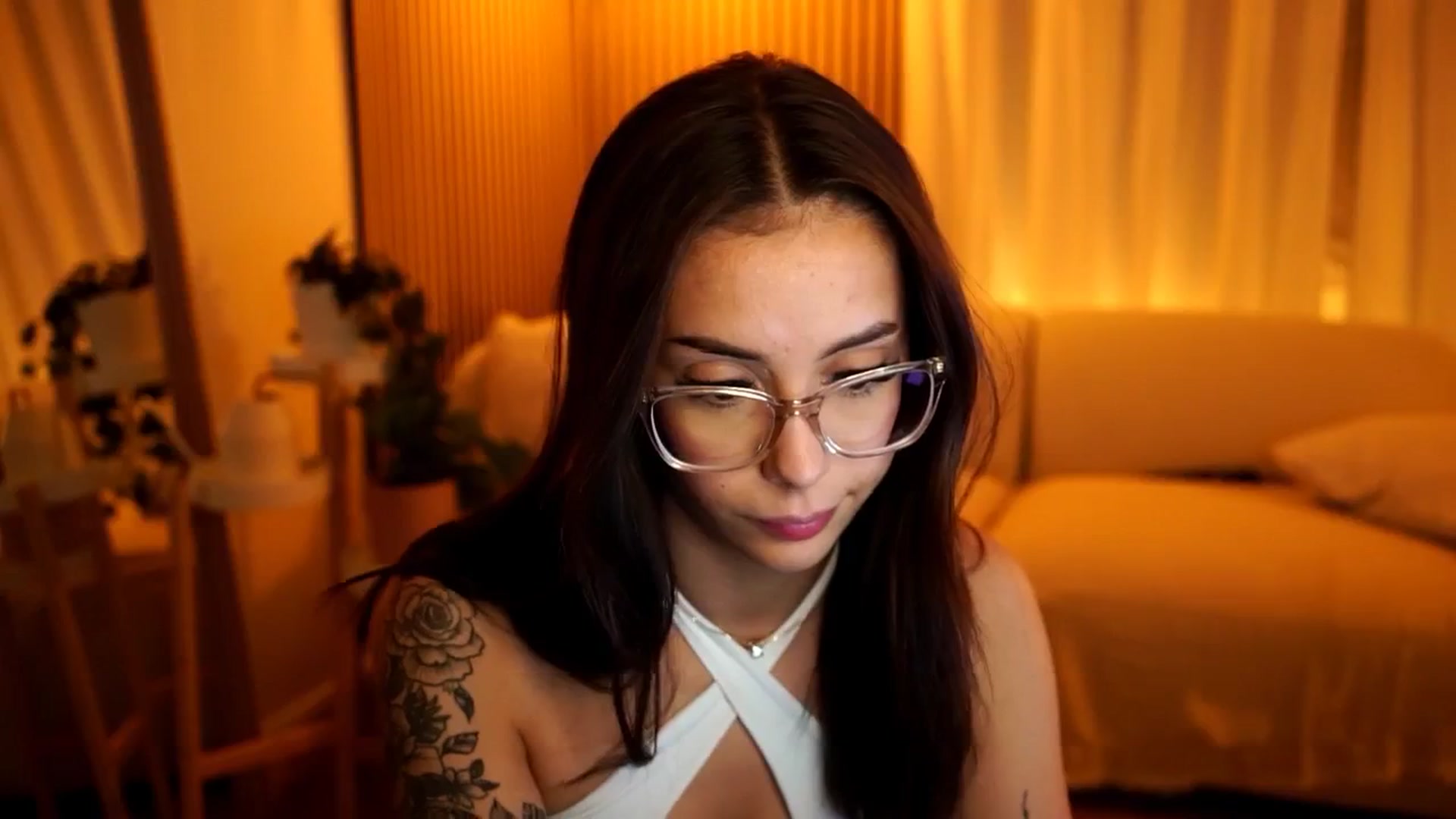 Gallery image thumbnail from Naomii18's myfreecams stream on, 12/09/2024, 21:35 image 15 of 20