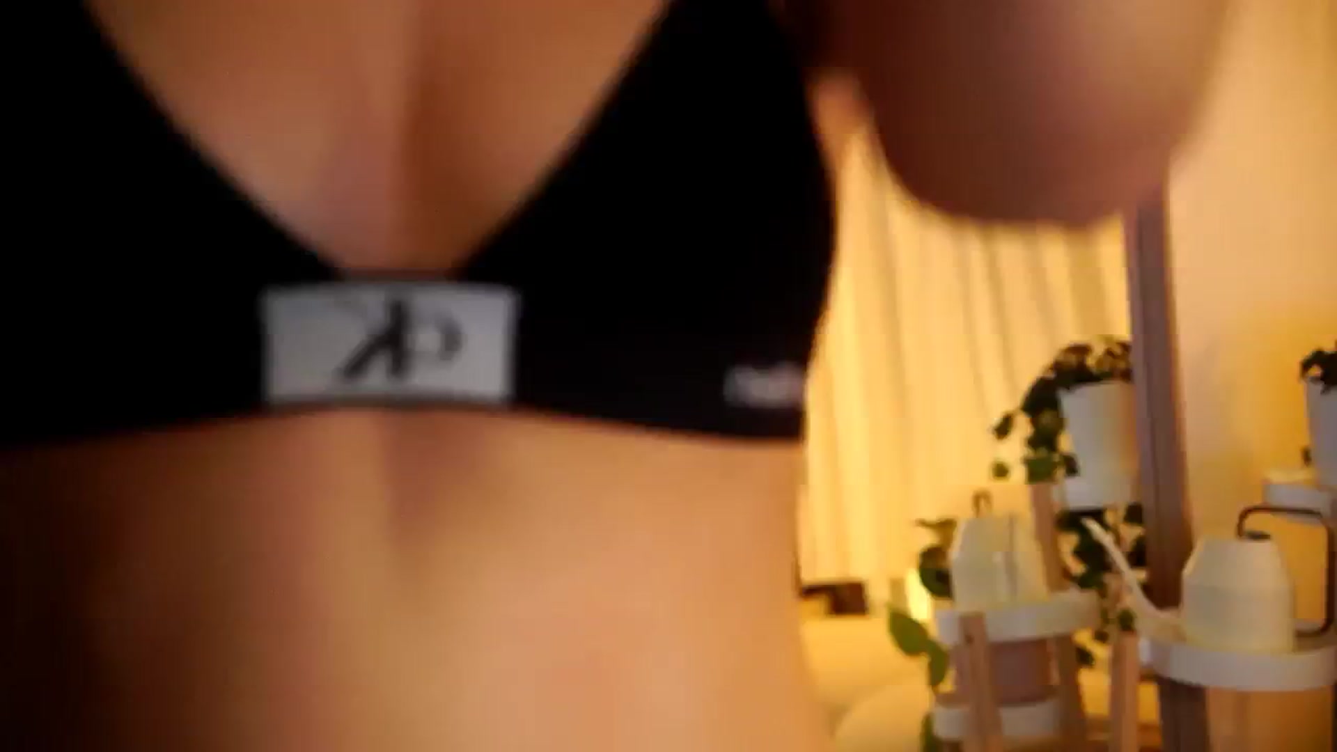 Gallery image thumbnail from Naomii18's myfreecams stream on, 12/10/2024, 18:31 image 5 of 20