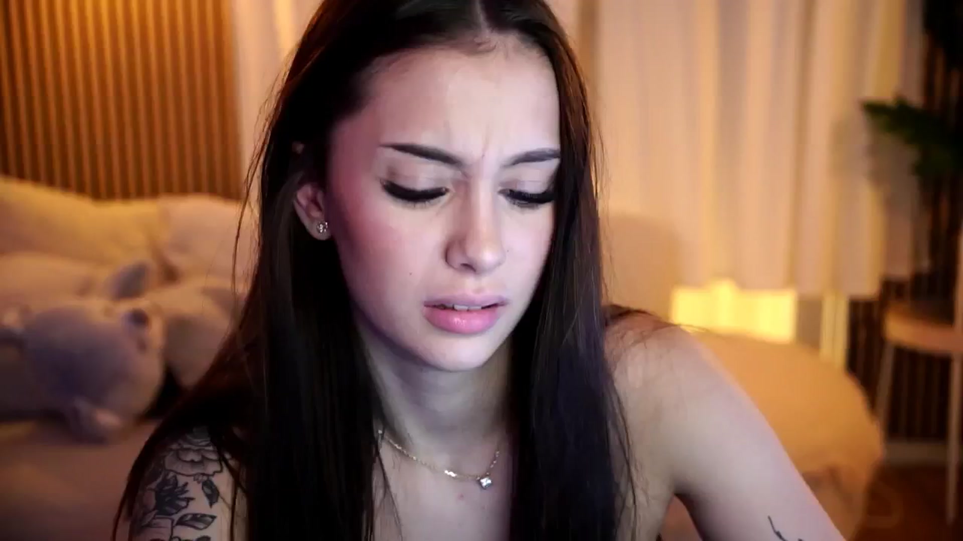 Gallery image thumbnail from Naomii18's myfreecams stream on, 12/19/2024, 18:24 image 11 of 20