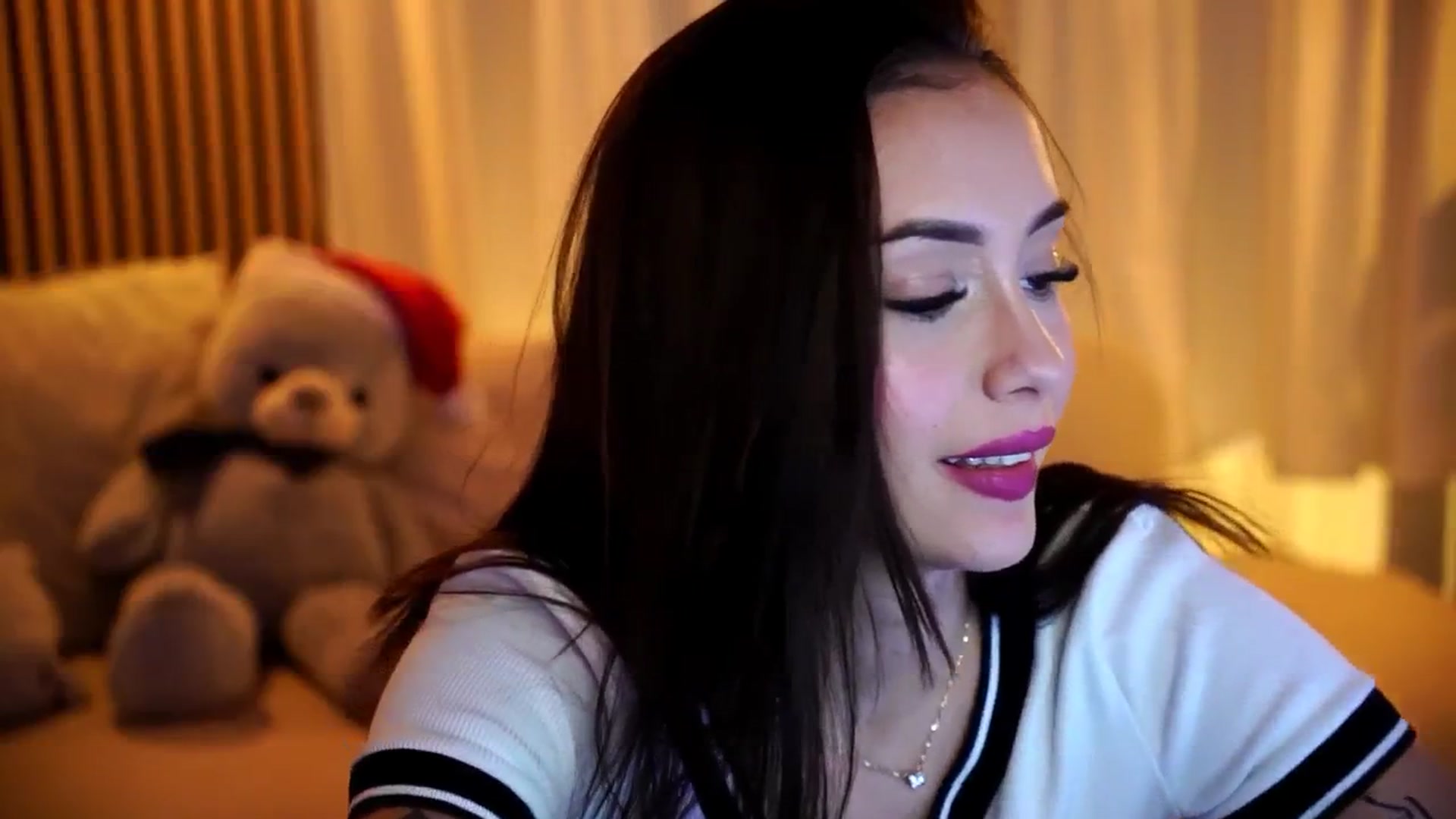 Gallery image thumbnail from Naomii18's myfreecams stream on, 12/21/2024, 15:43 image 7 of 20