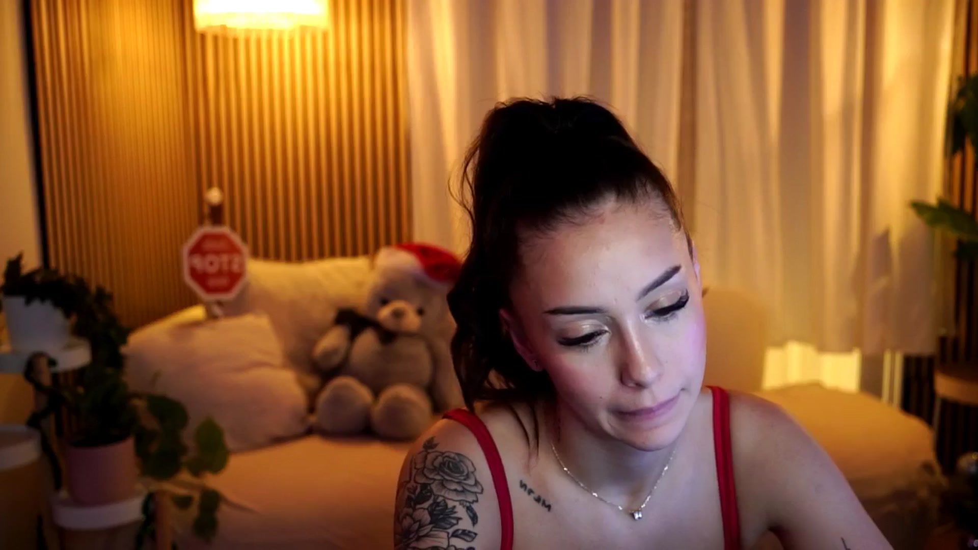 Gallery image thumbnail from Naomii18's myfreecams stream on, 12/22/2024, 20:08 image 20 of 20