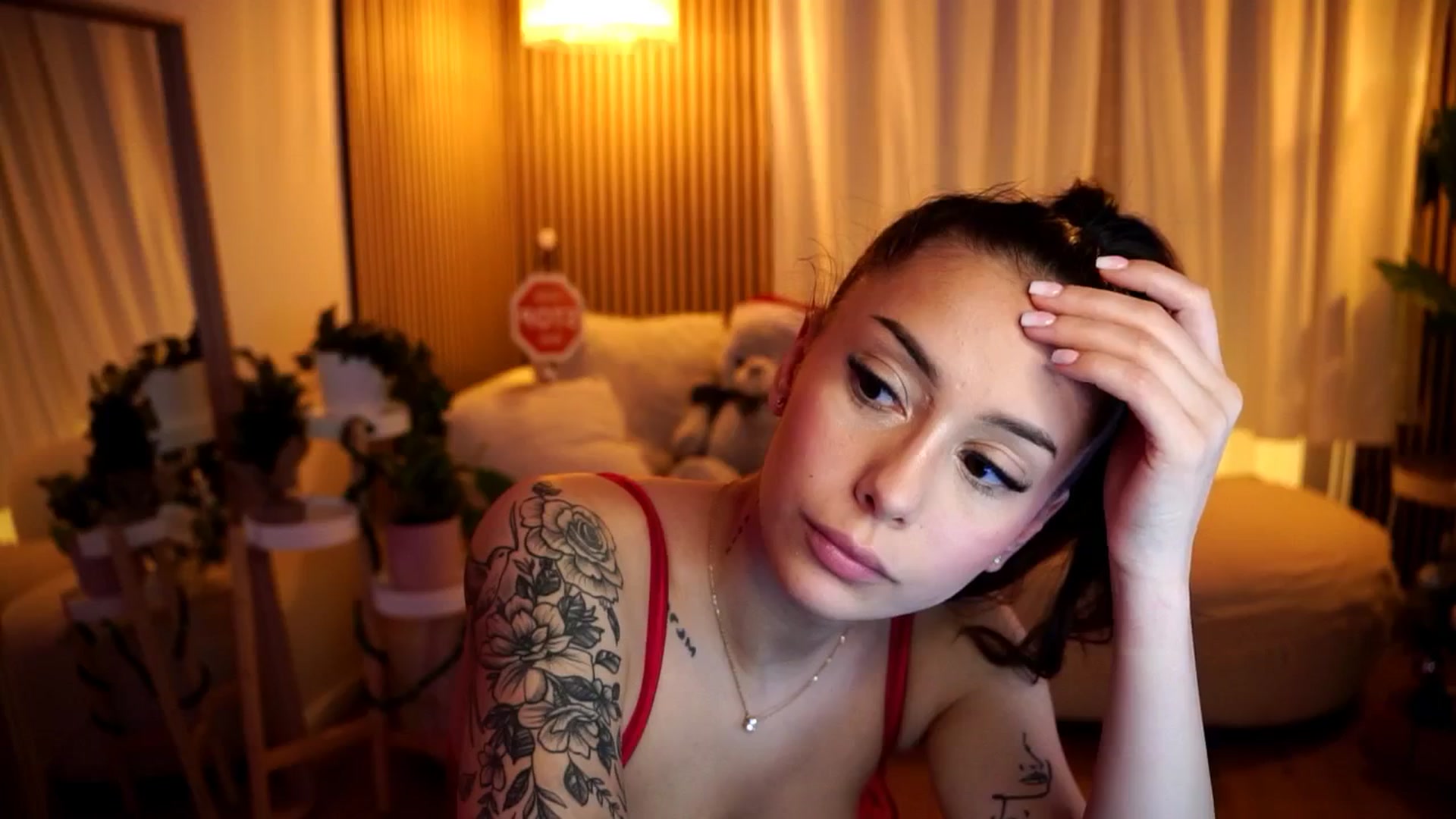 Gallery image thumbnail from Naomii18's myfreecams stream on, 12/22/2024, 21:53 image 11 of 20