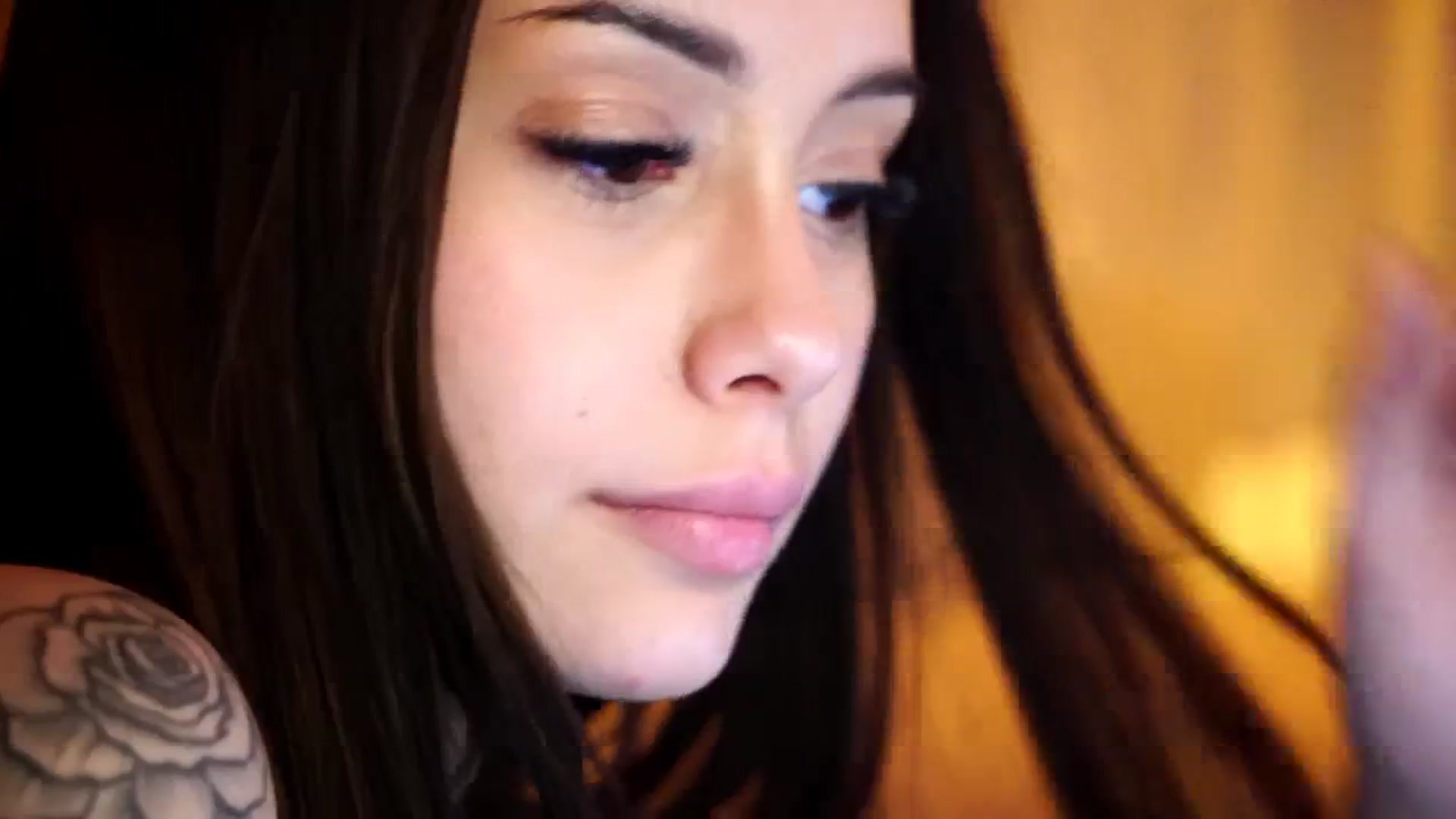 Gallery image thumbnail from Naomii18's myfreecams stream on, 12/23/2024, 18:56 image 20 of 20