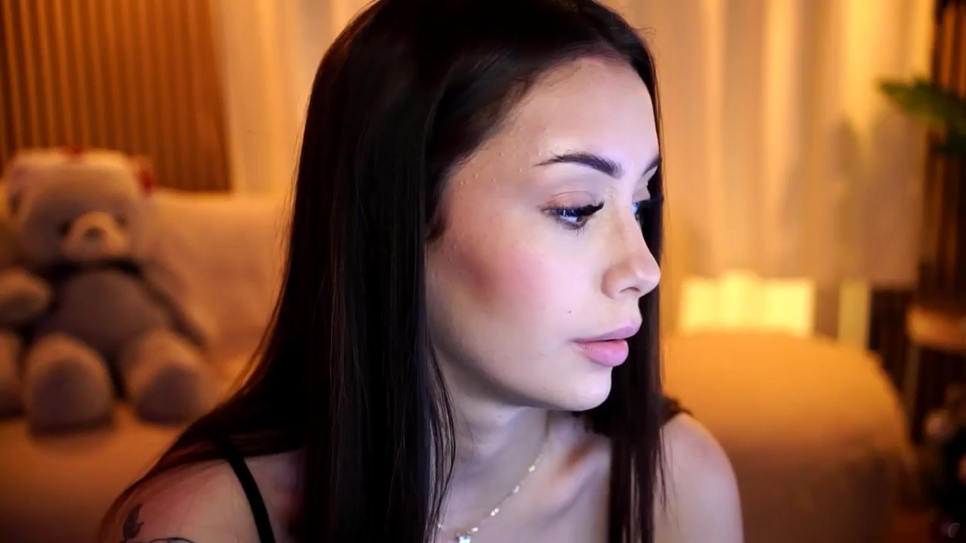 Gallery image thumbnail from Naomii18's myfreecams stream on, 12/27/2024, 15:08 image 12 of 20