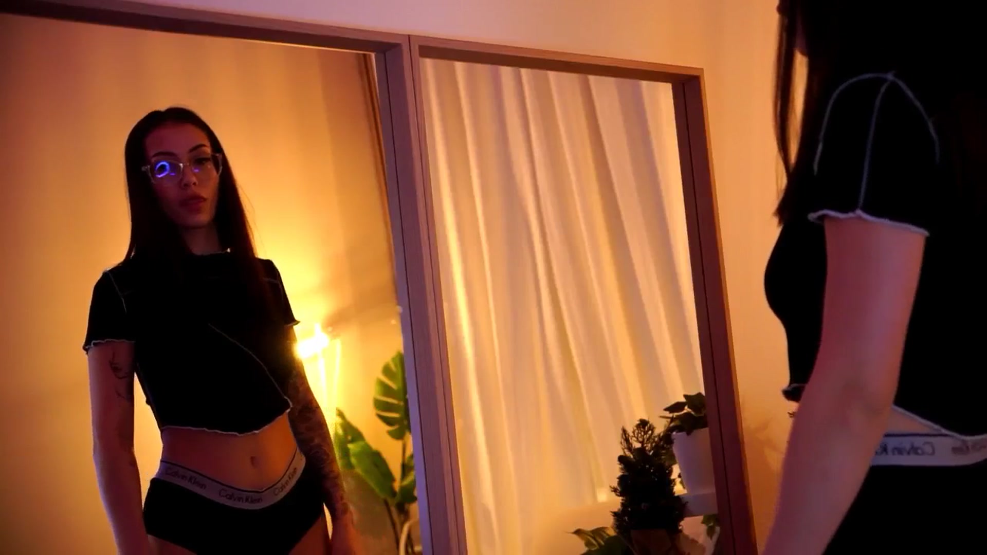 Gallery image thumbnail from Naomii18's myfreecams stream on, 12/28/2024, 16:47 image 14 of 20