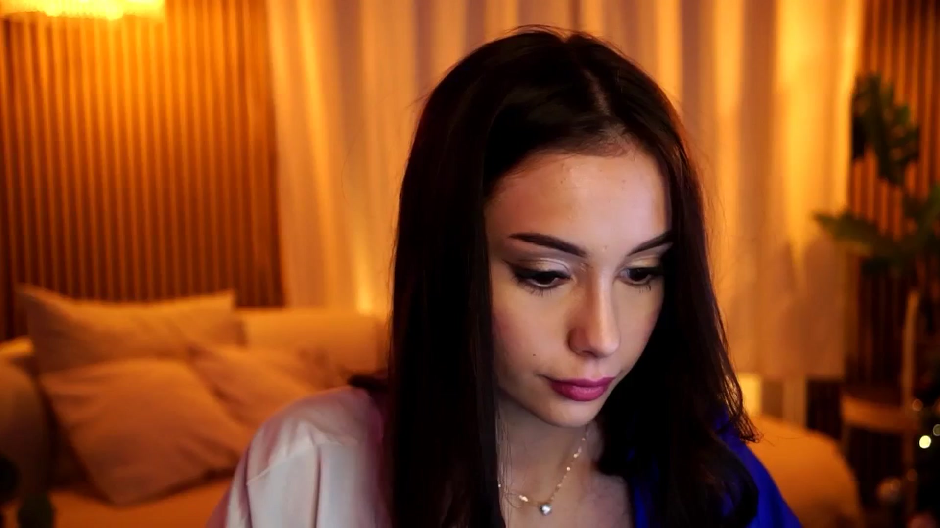 Gallery image thumbnail from Naomii18's myfreecams stream on, 12/31/2024, 13:57 image 15 of 20