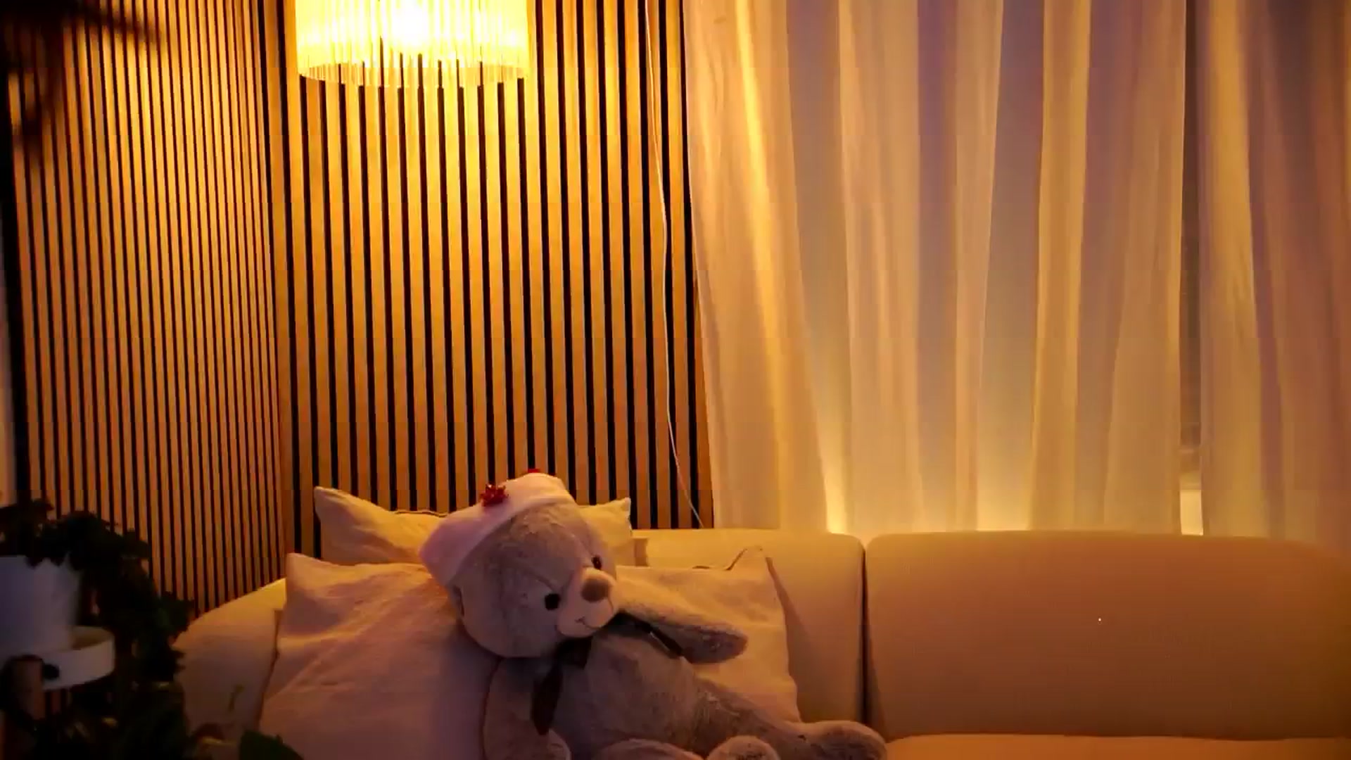 Gallery image thumbnail from Naomii18's myfreecams stream on, 12/31/2024, 13:57 image 5 of 20