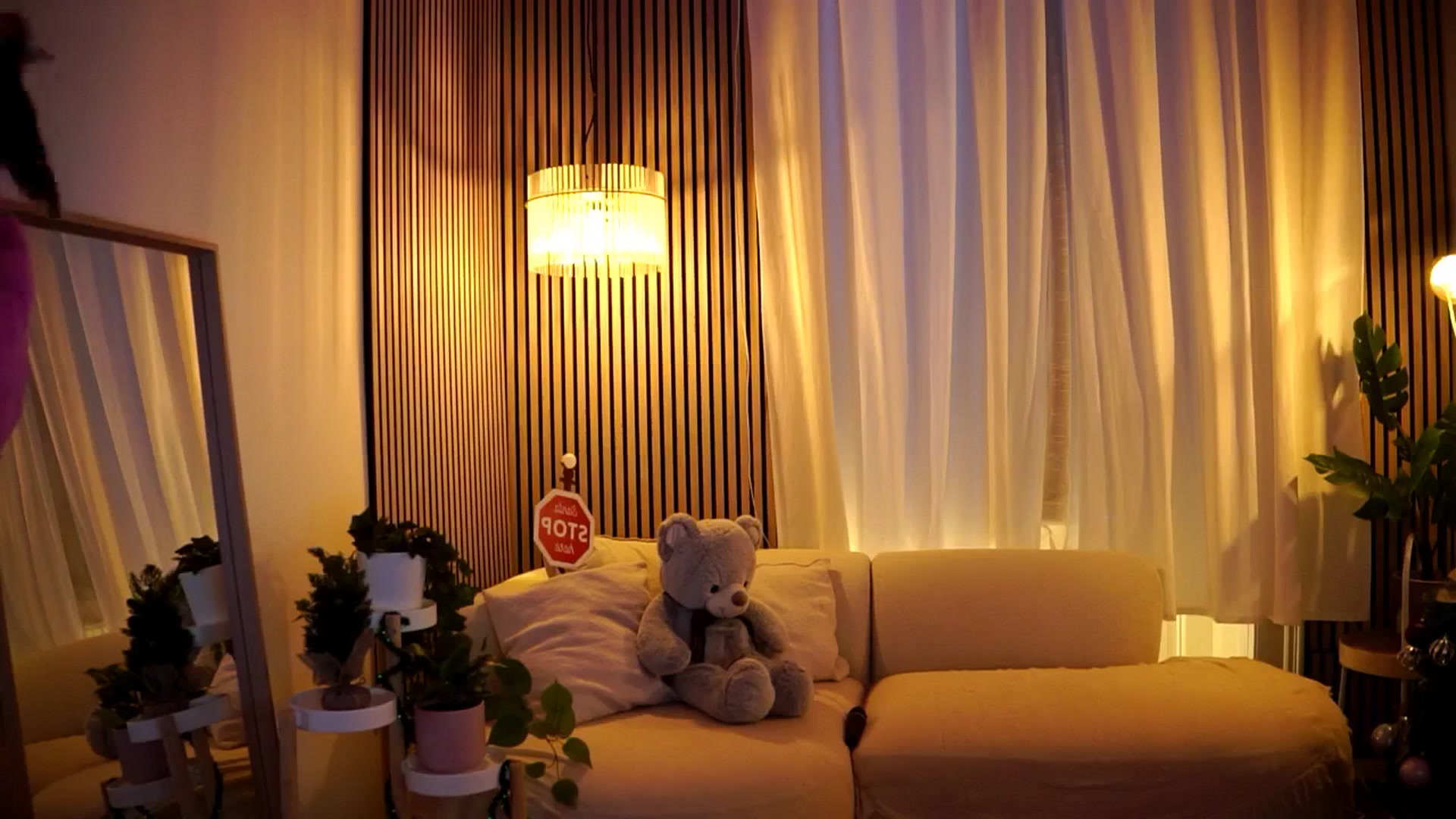 Gallery image thumbnail from Naomii18's myfreecams stream on, 01/03/2025, 14:38 image 15 of 20