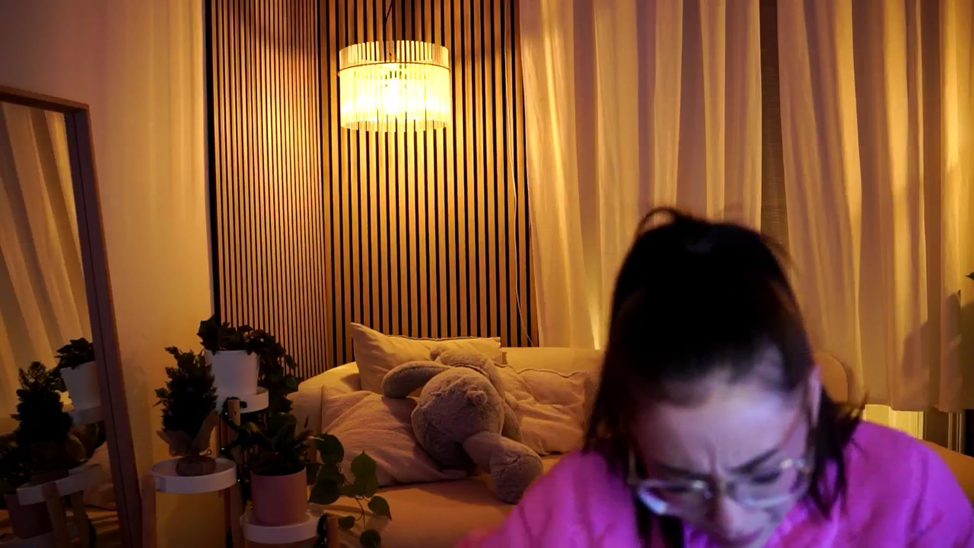 Gallery image thumbnail from Naomii18's myfreecams stream on, 01/03/2025, 16:33 image 9 of 20