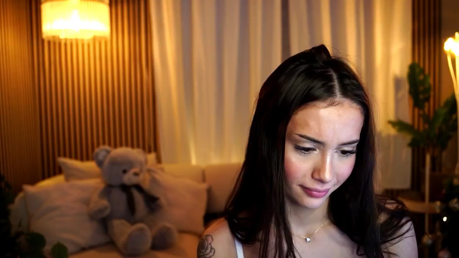 Gallery image thumbnail from Naomii18's myfreecams stream on, 01/04/2025, 15:45 image 4 of 20