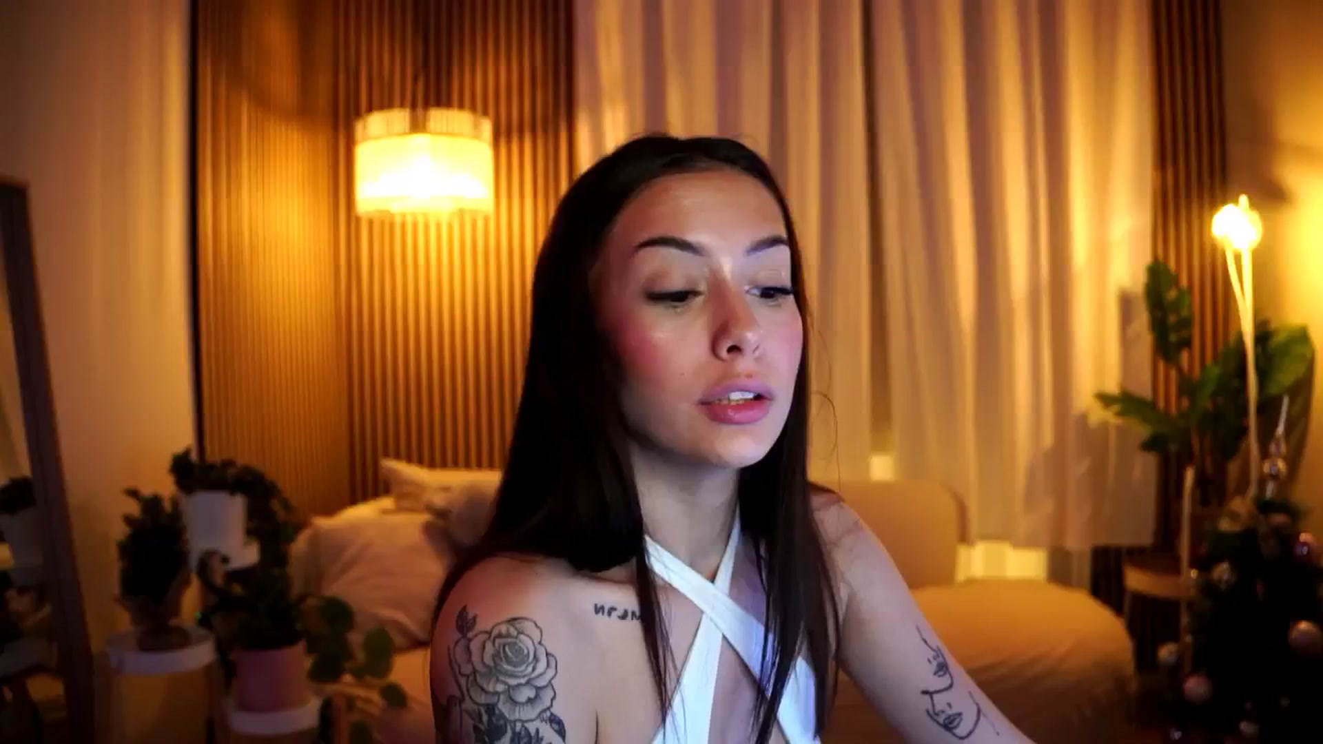 Gallery image thumbnail from Naomii18's myfreecams stream on, 01/05/2025, 06:39 image 8 of 20