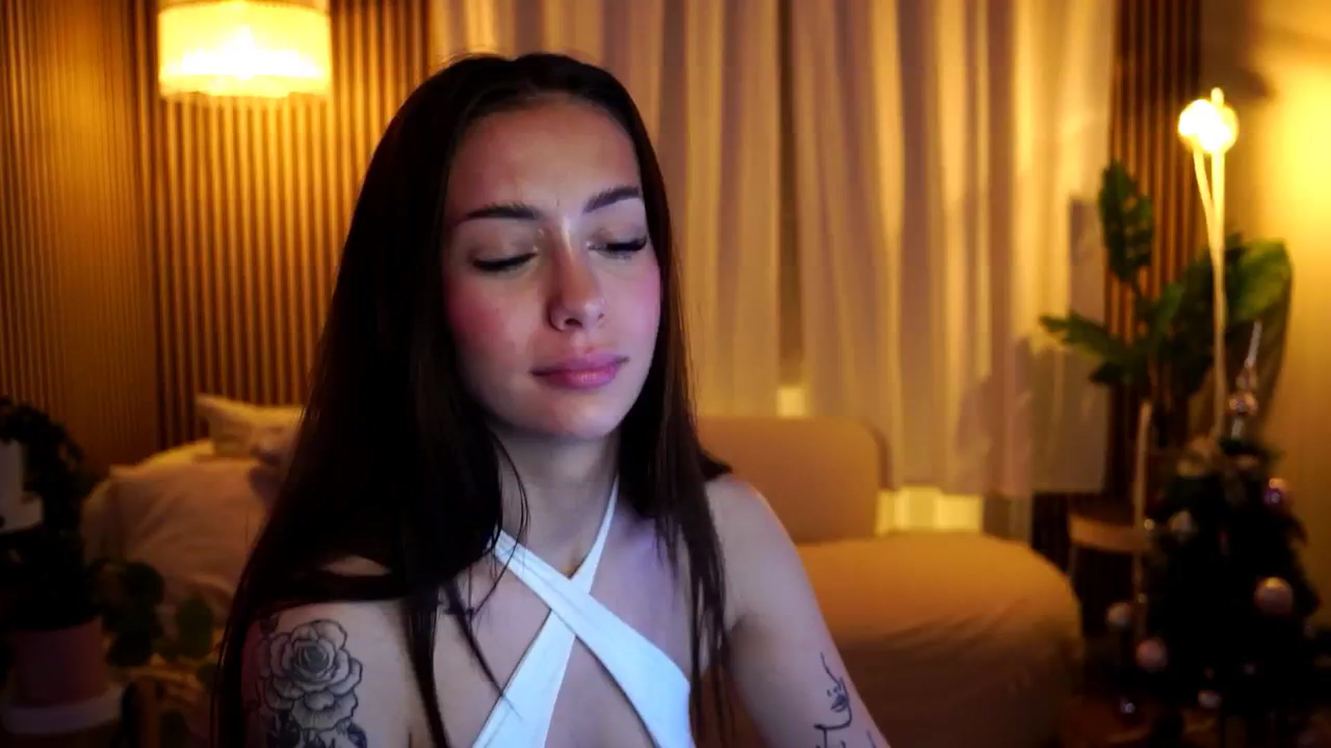 Gallery image thumbnail from Naomii18's myfreecams stream on, 01/05/2025, 06:39 image 12 of 20