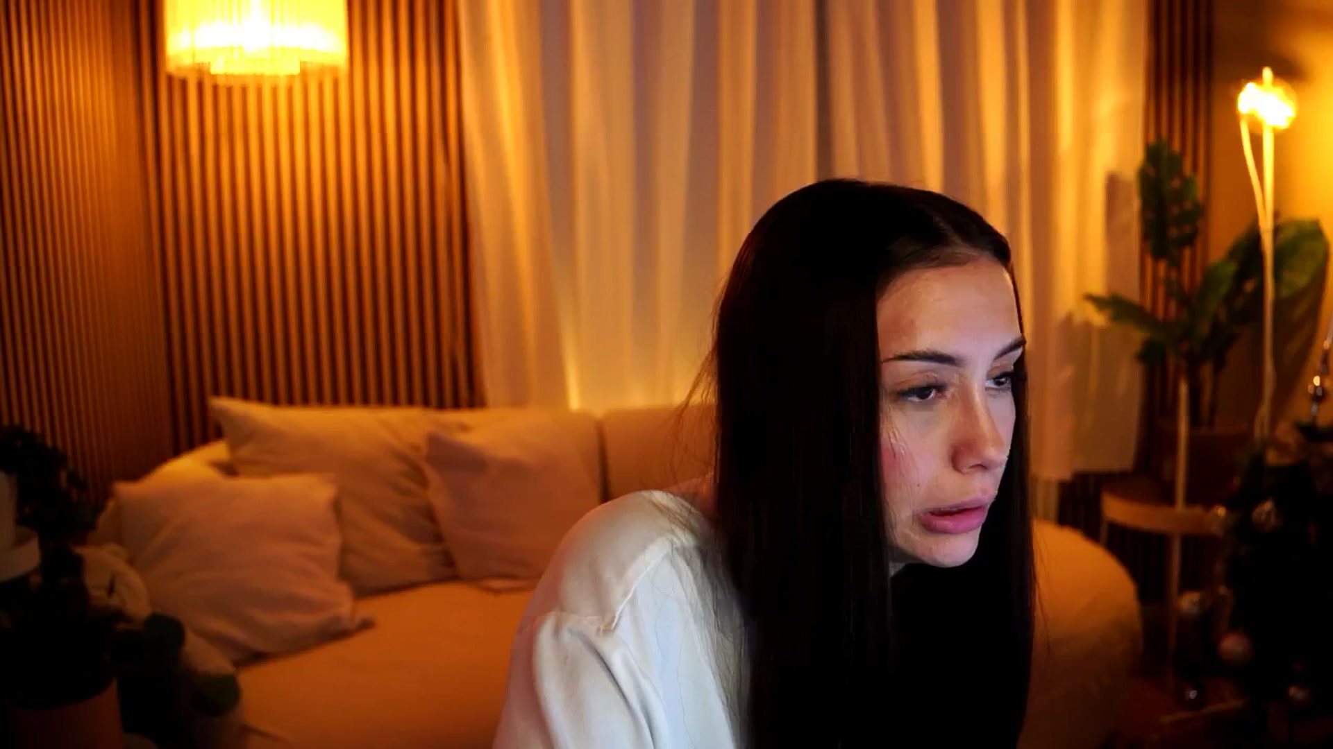 Gallery image thumbnail from Naomii18's myfreecams stream on, 01/05/2025, 08:40 image 18 of 20
