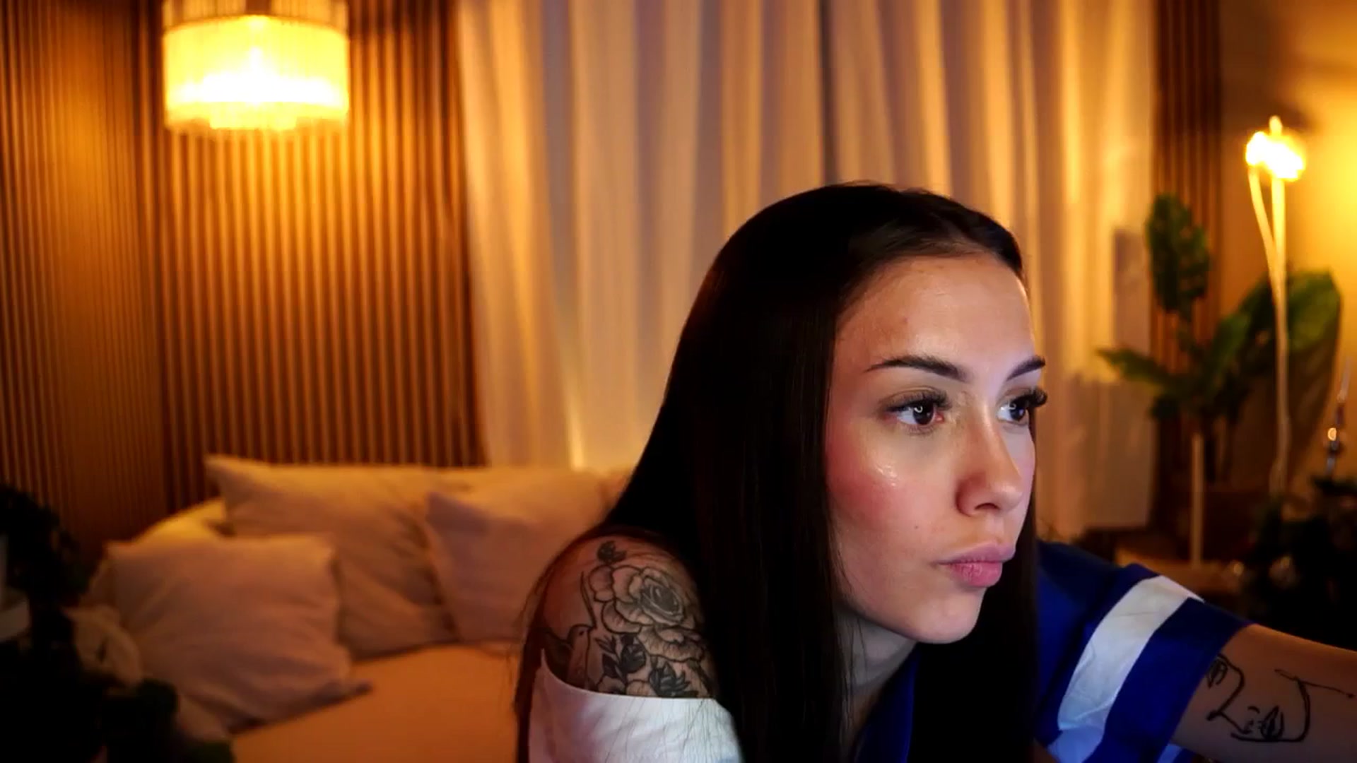 Gallery image thumbnail from Naomii18's myfreecams stream on, 01/05/2025, 08:40 image 13 of 20