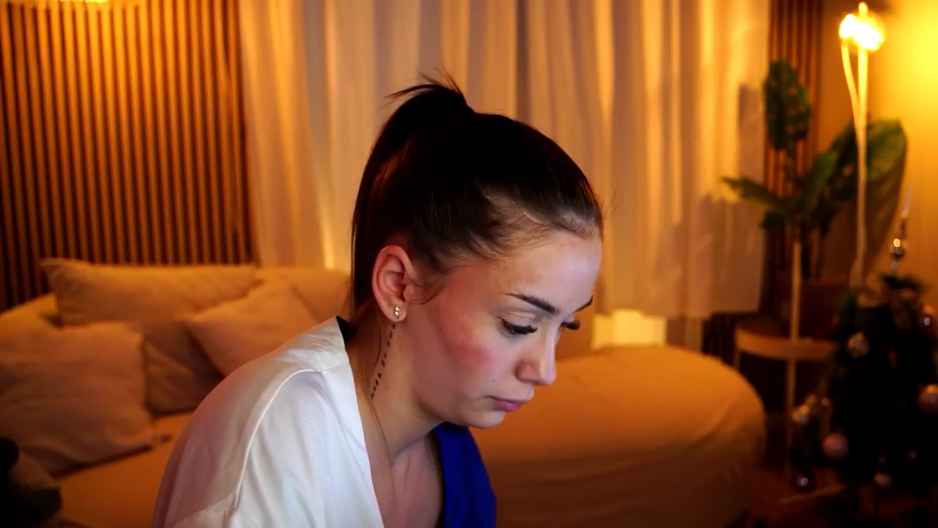 Gallery image thumbnail from Naomii18's myfreecams stream on, 01/05/2025, 10:54 image 9 of 20